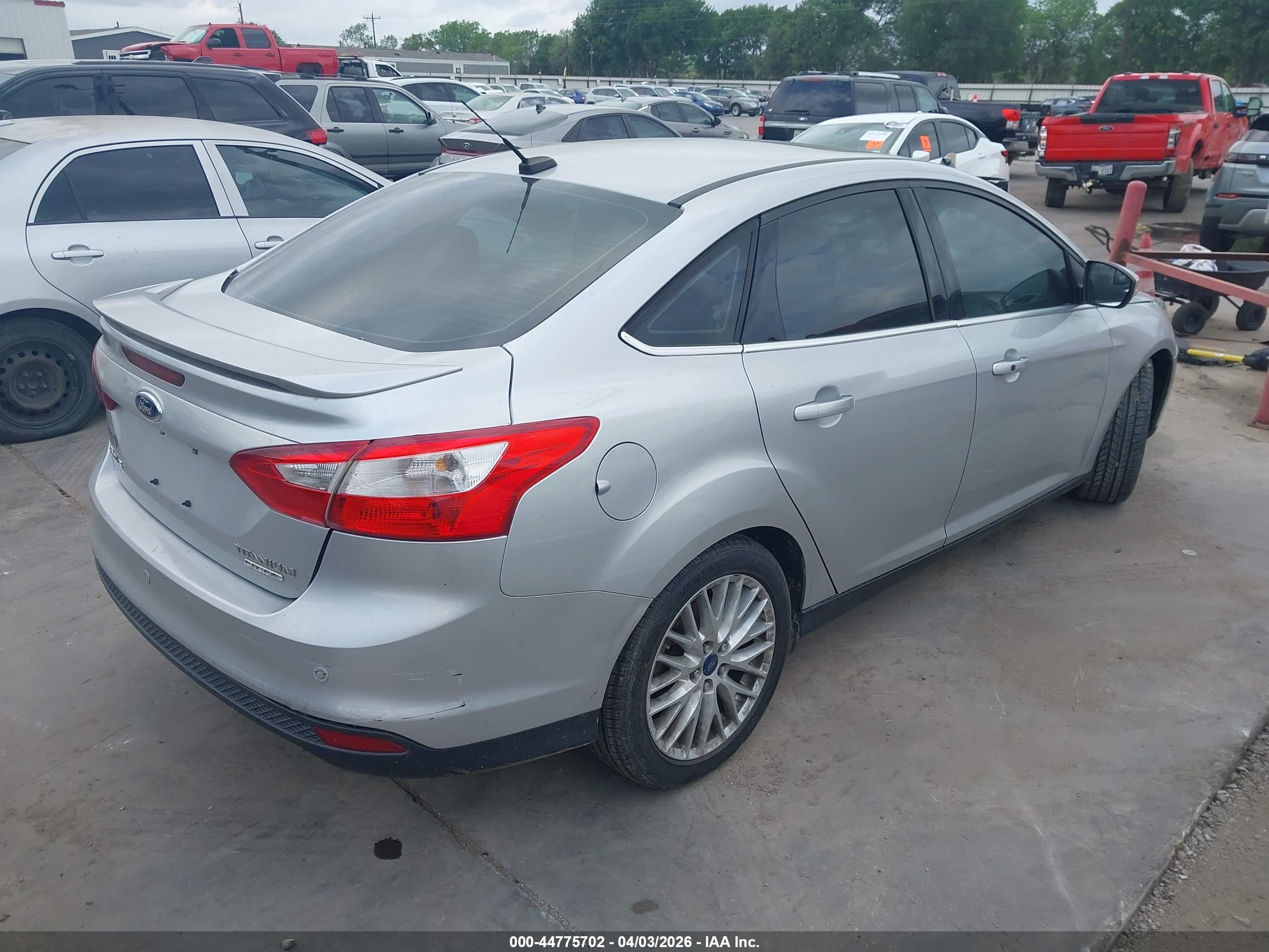 FORD FOCUS image 4