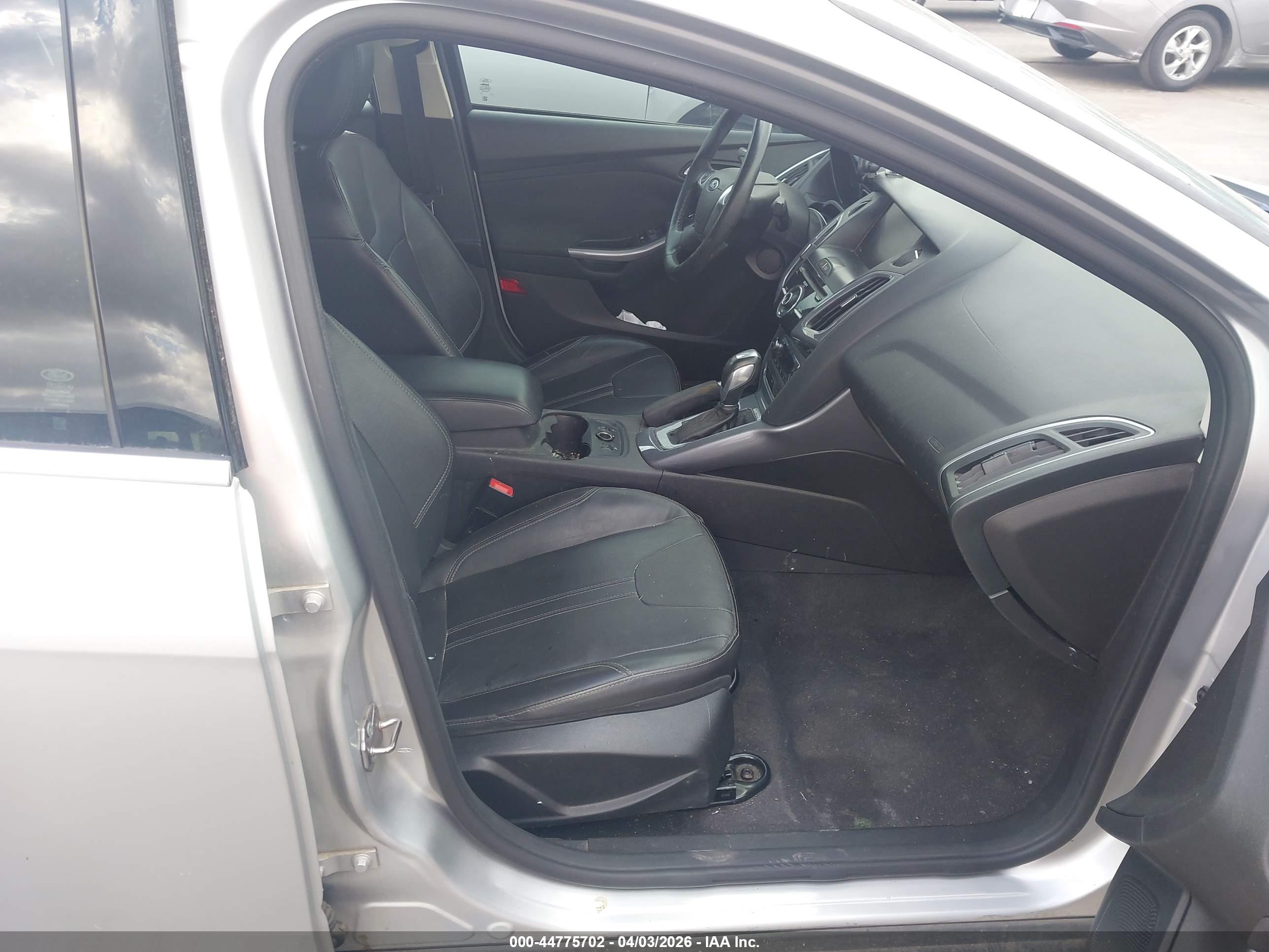 FORD FOCUS image 5