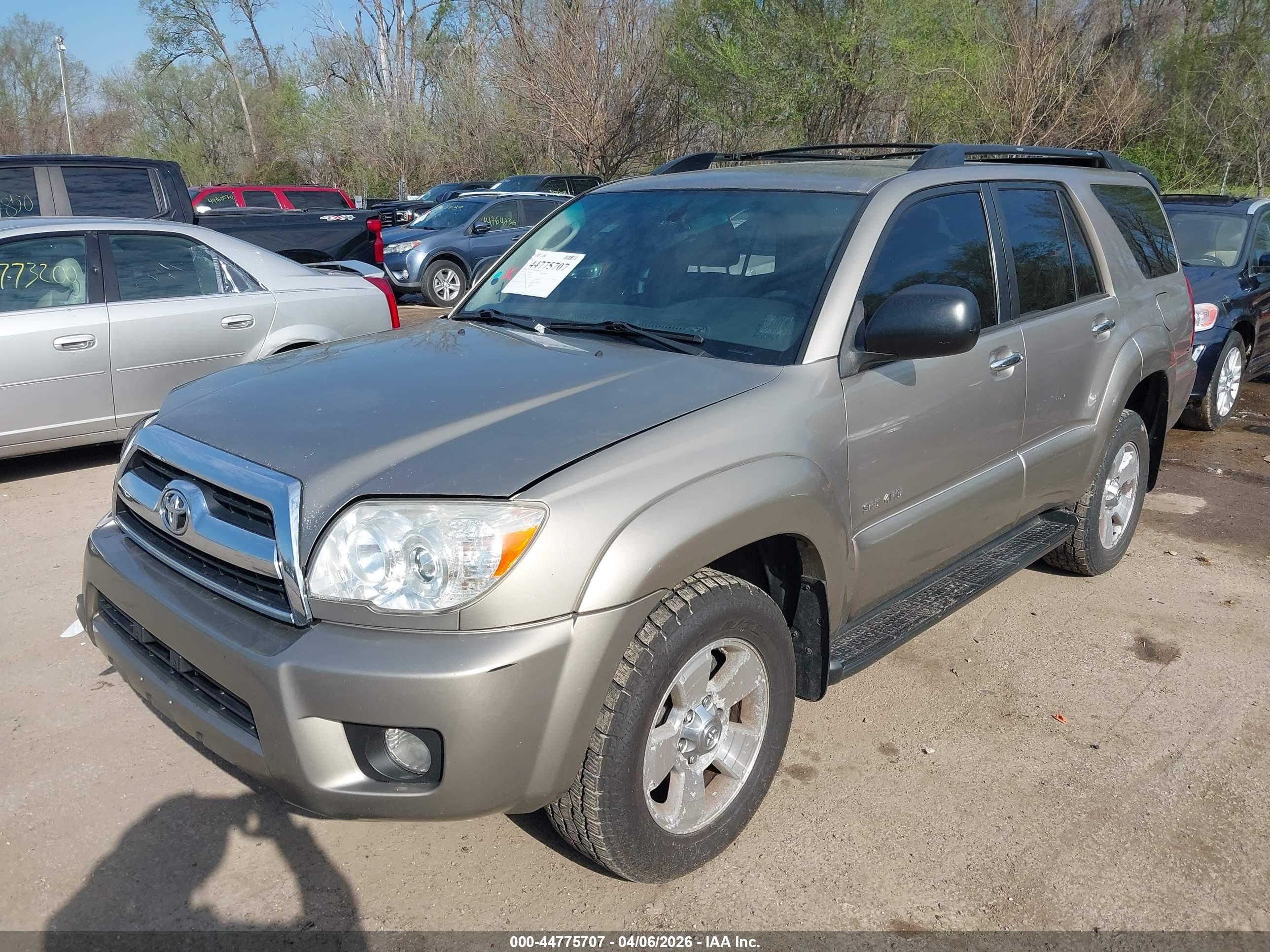 TOYOTA 4RUNNER image 2