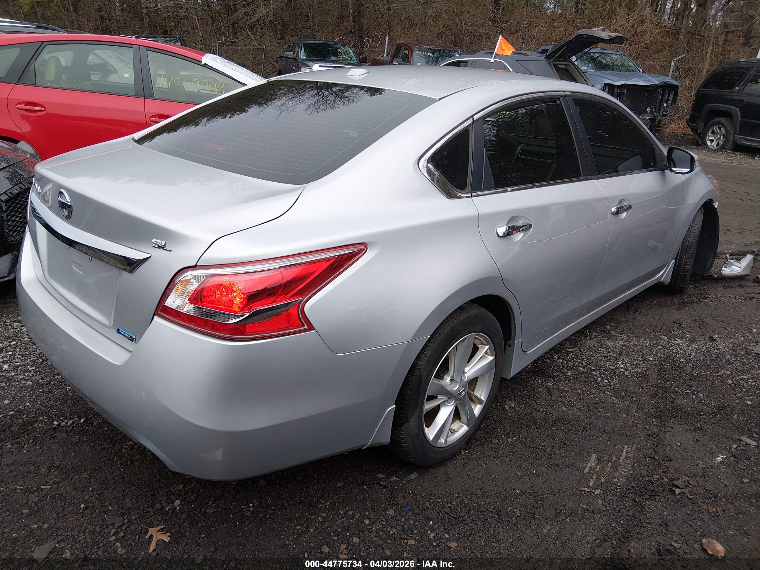 NISSAN ALTIMA image 4