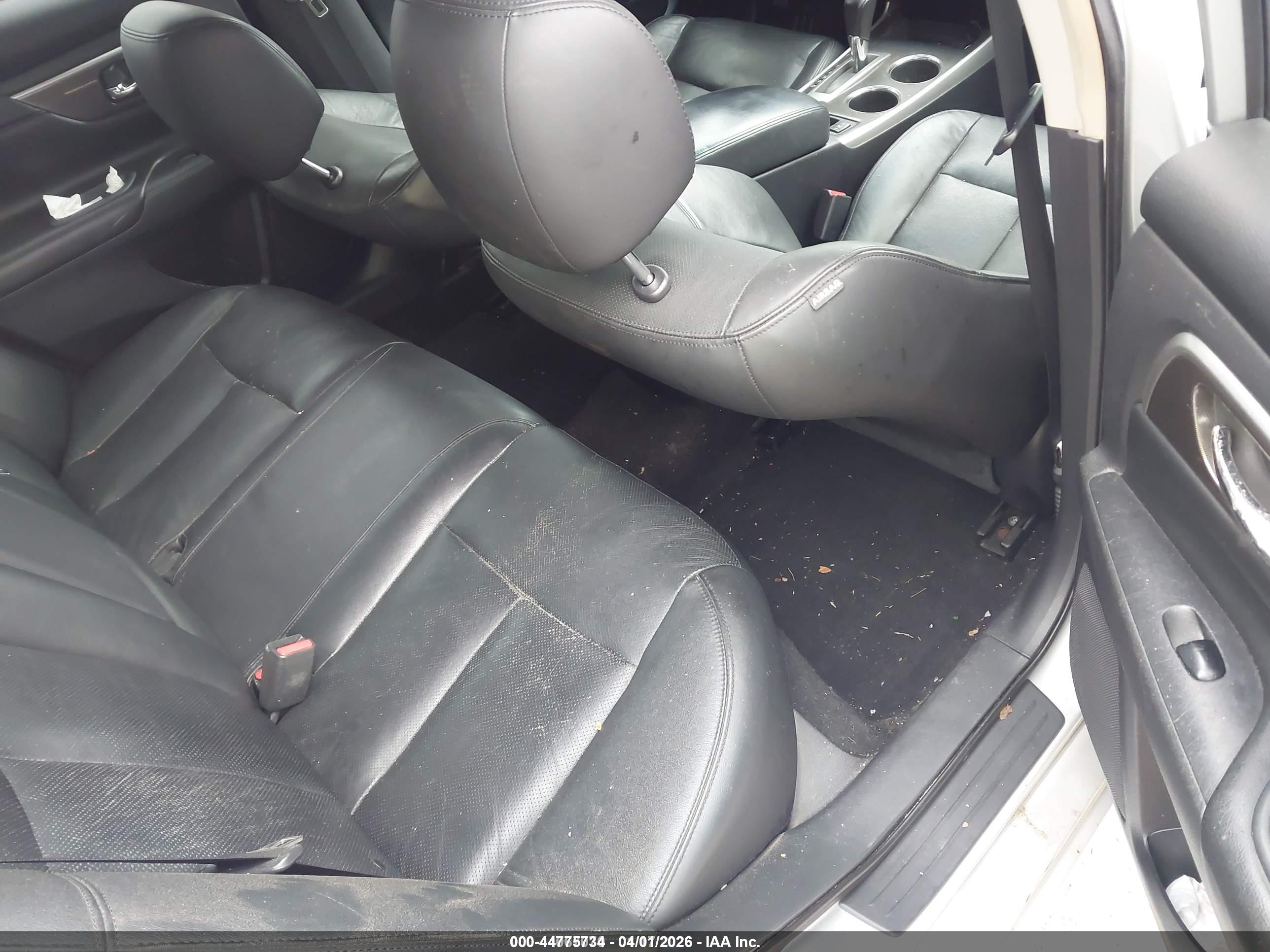 NISSAN ALTIMA image 8