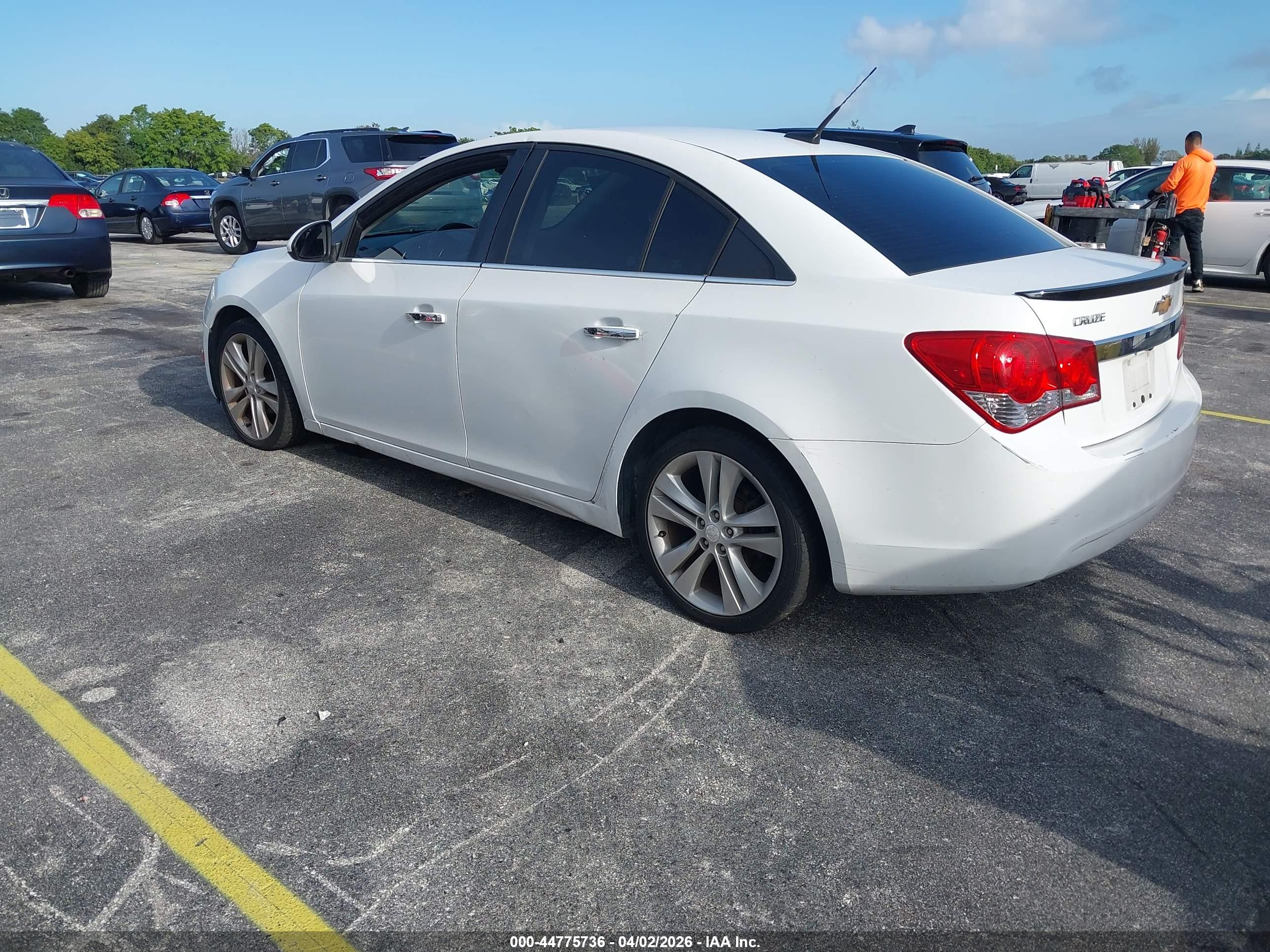 CHEVROLET CRUZE image 3