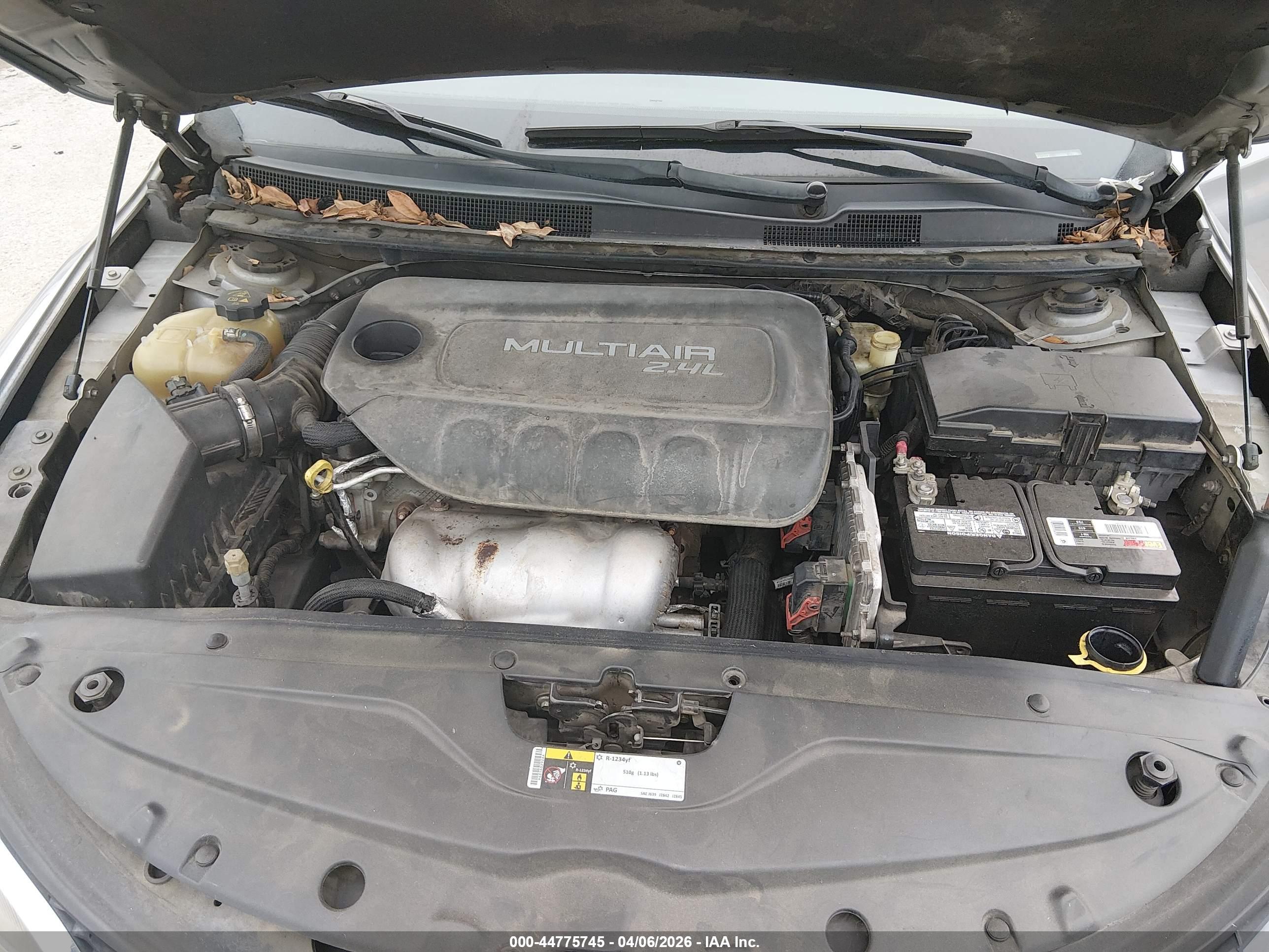 CHRYSLER 200 image 10