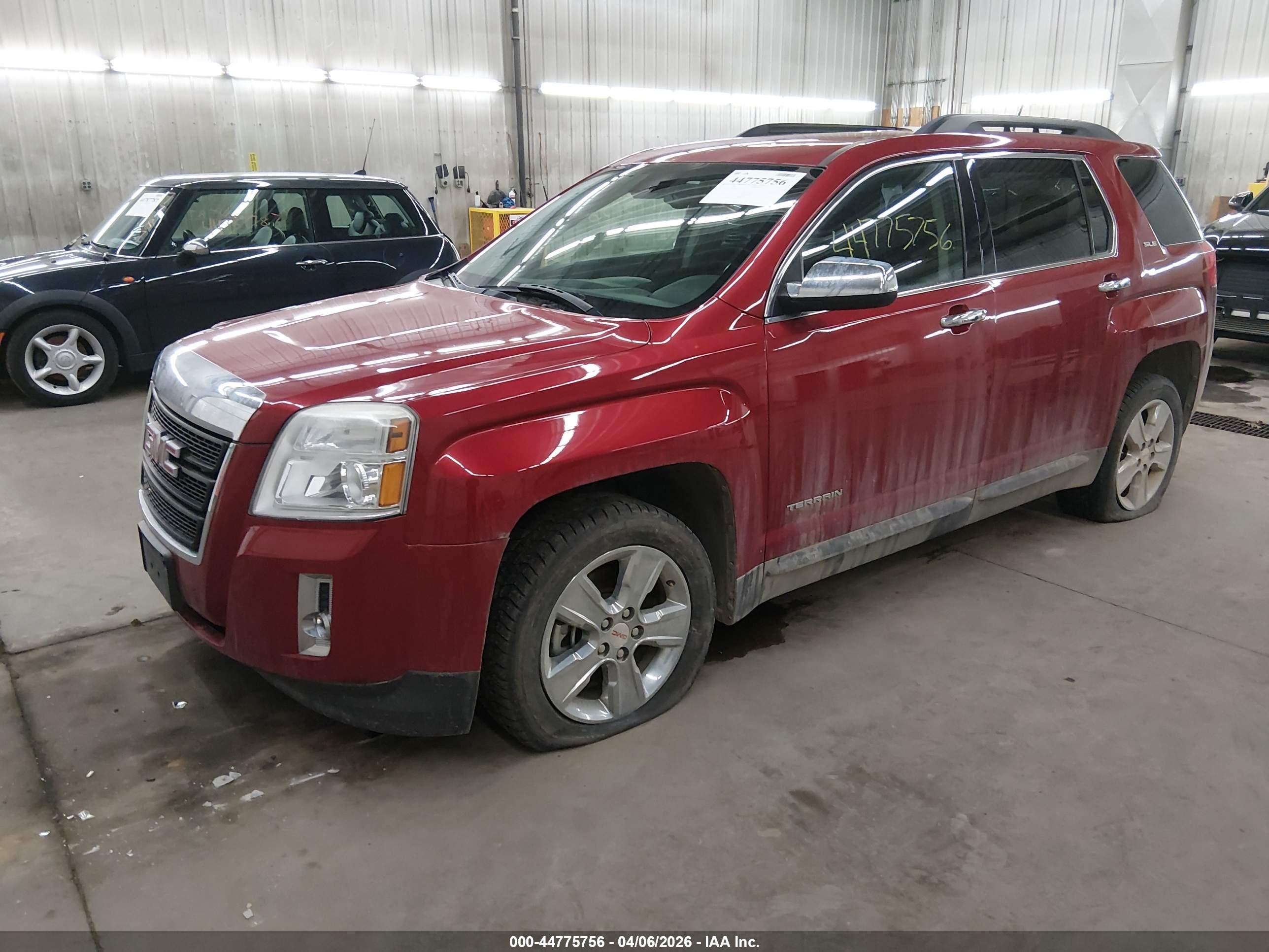 GMC TERRAIN image 2