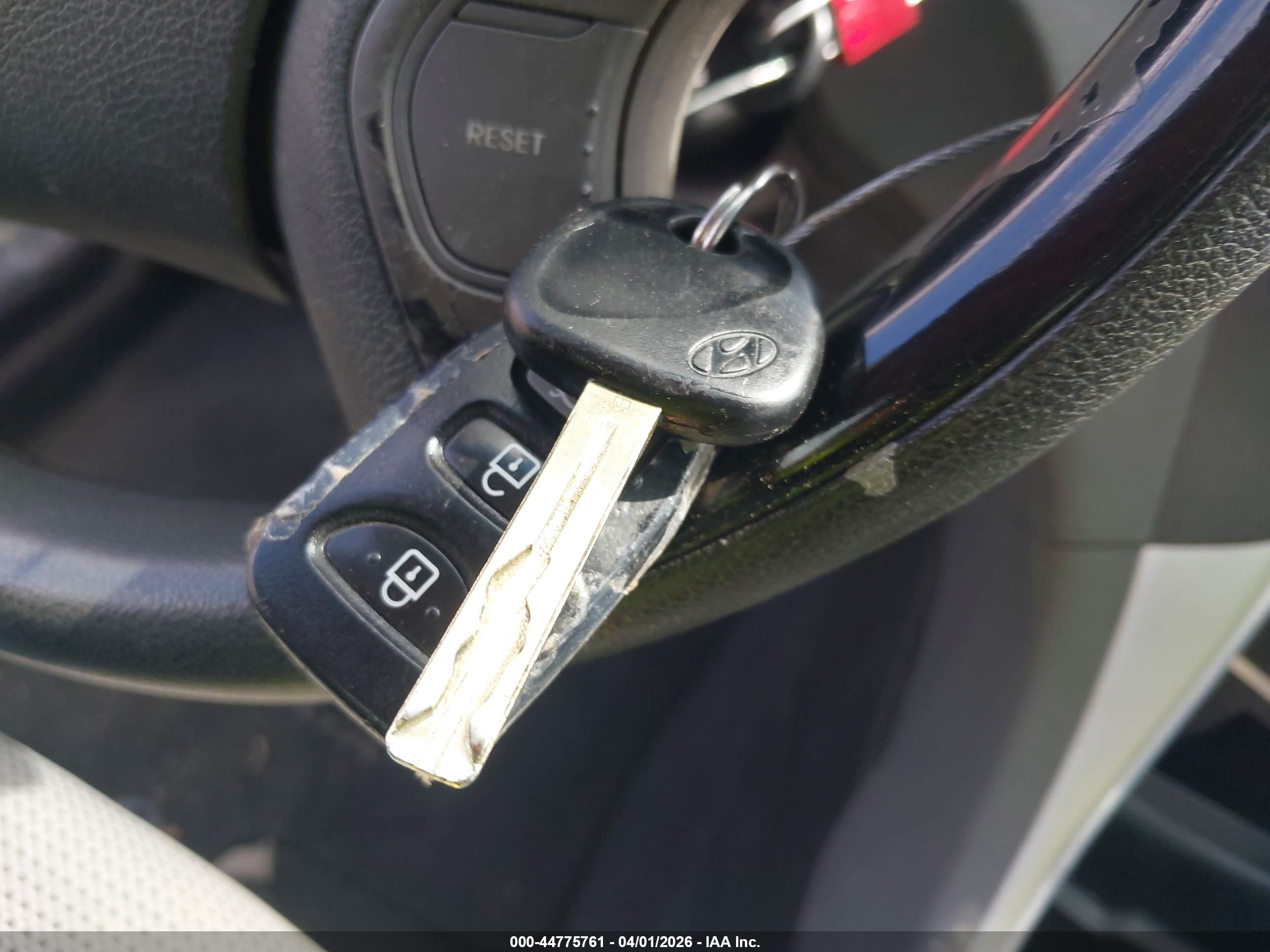 HYUNDAI SONATA image 11