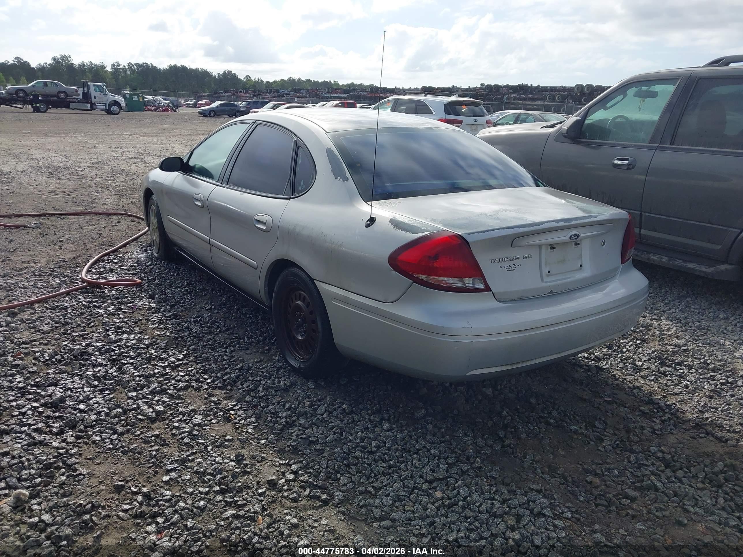 FORD TAURUS image 3