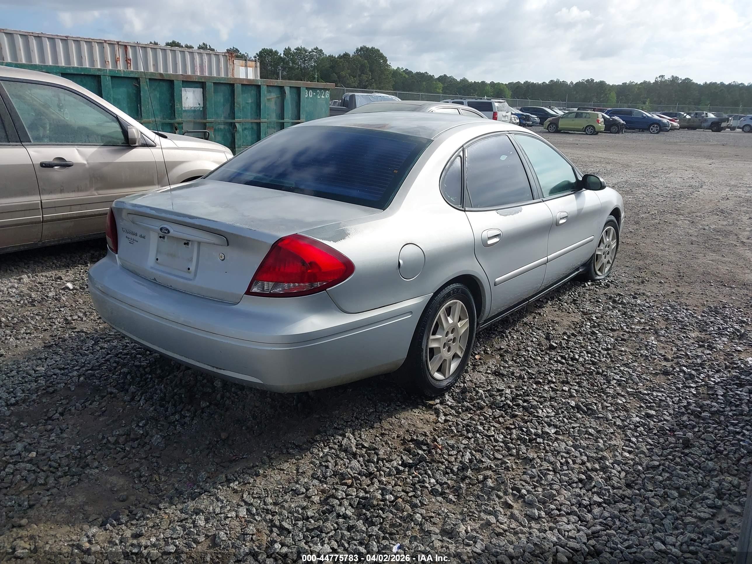 FORD TAURUS image 4