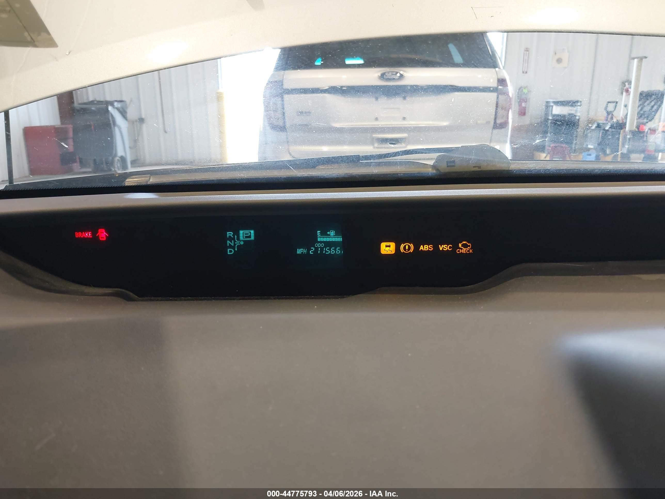 TOYOTA PRIUS image 7
