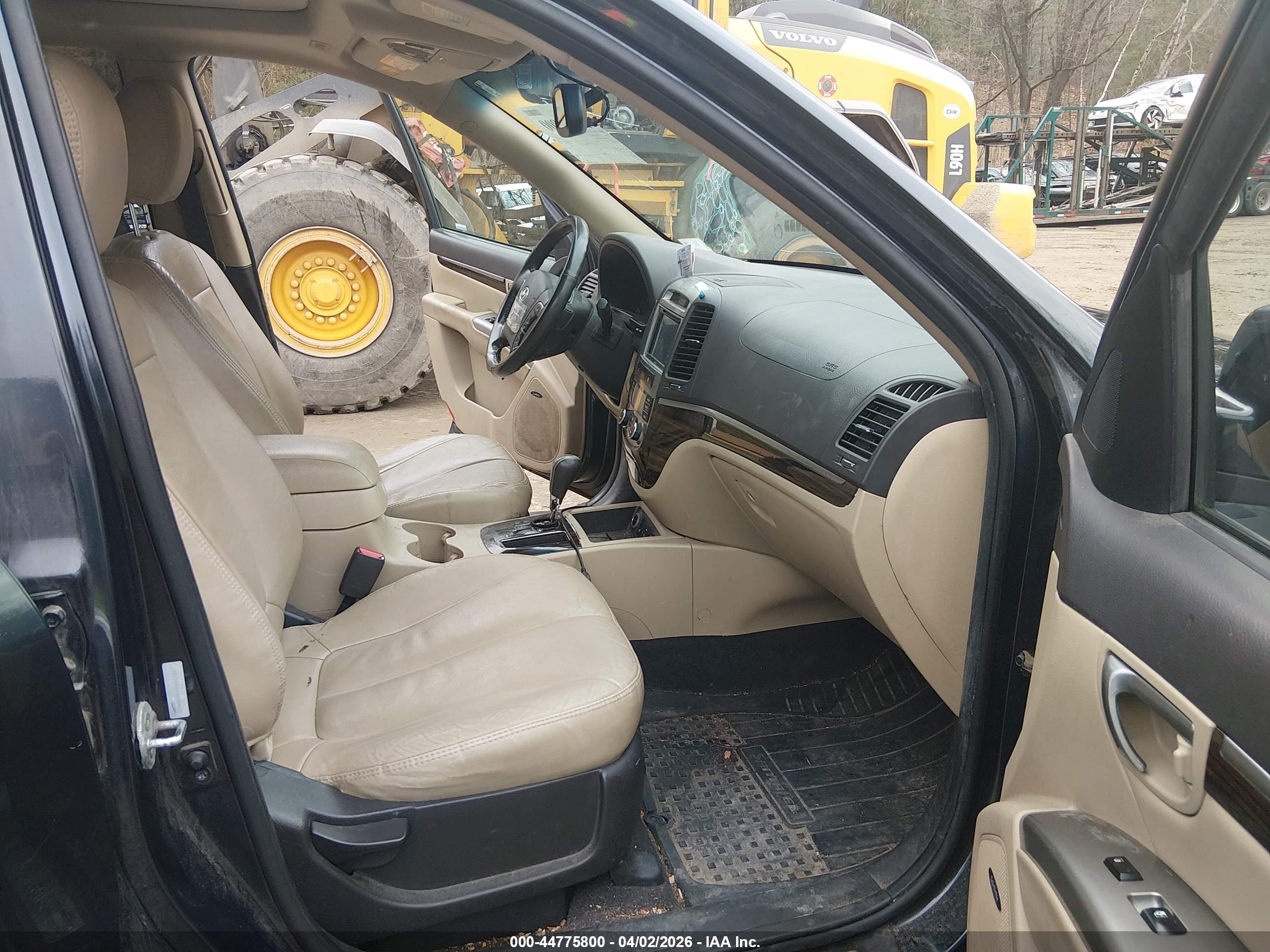 HYUNDAI SANTA image 5