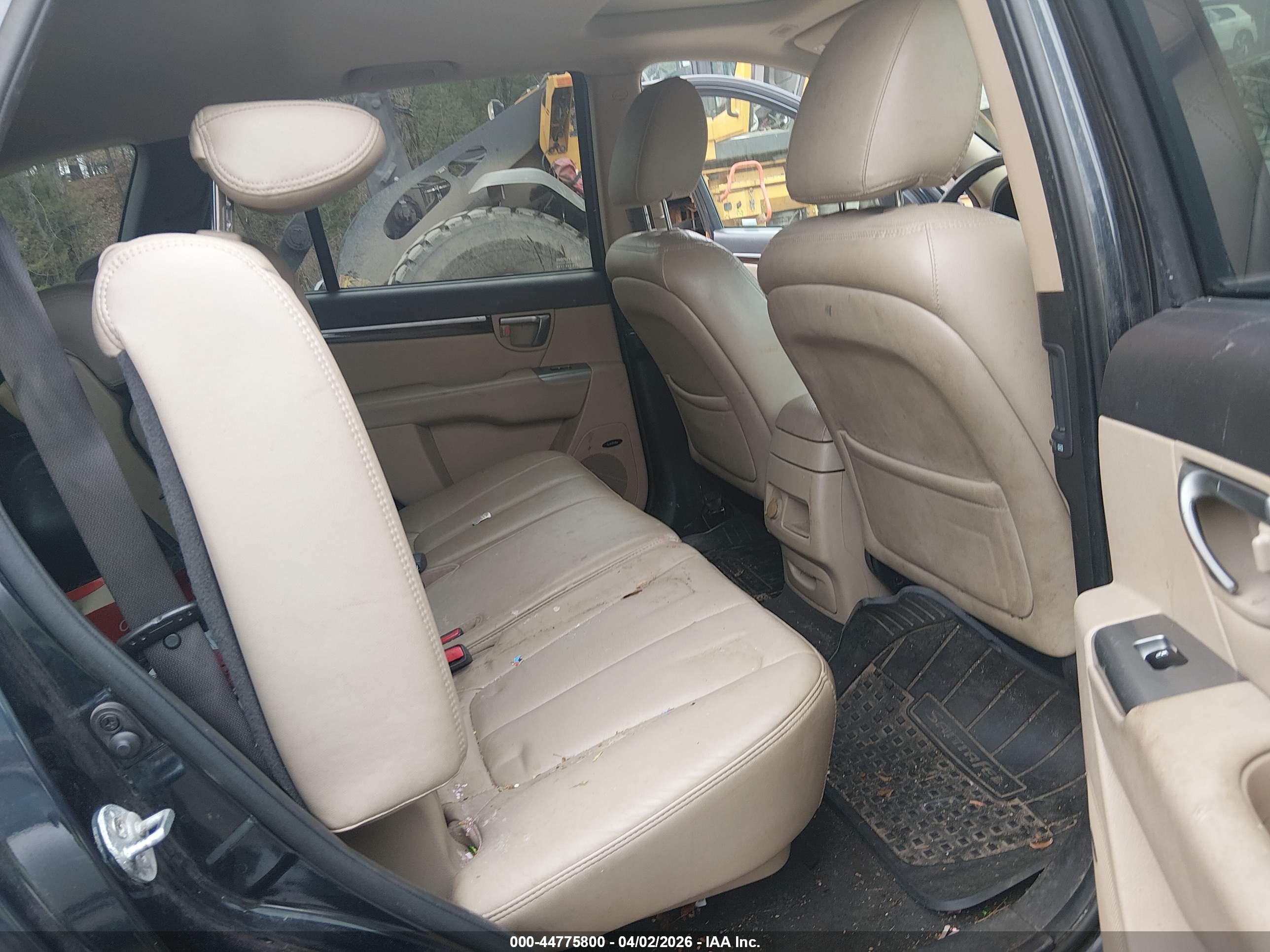 HYUNDAI SANTA image 8