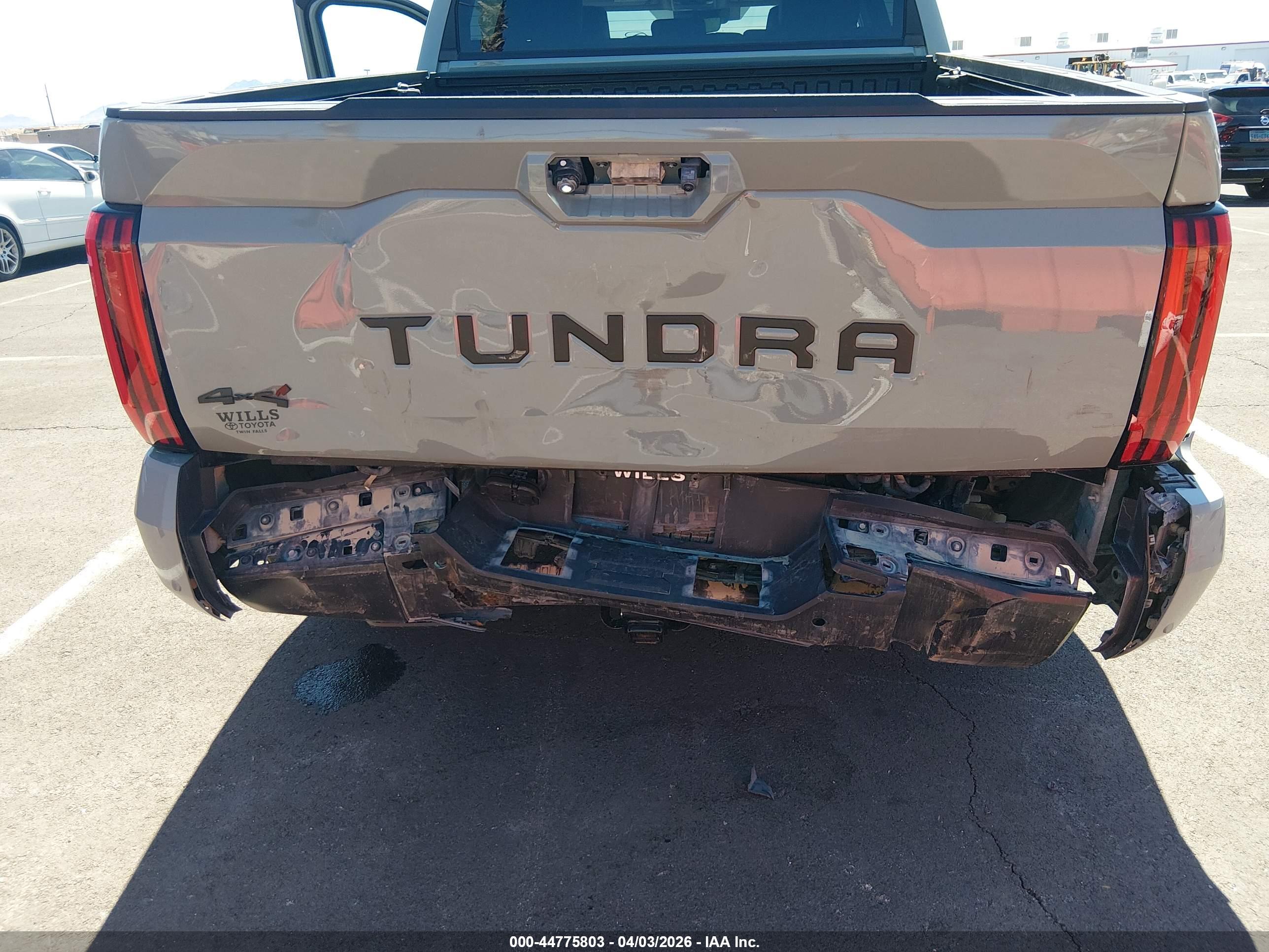 TOYOTA TUNDRA image 6