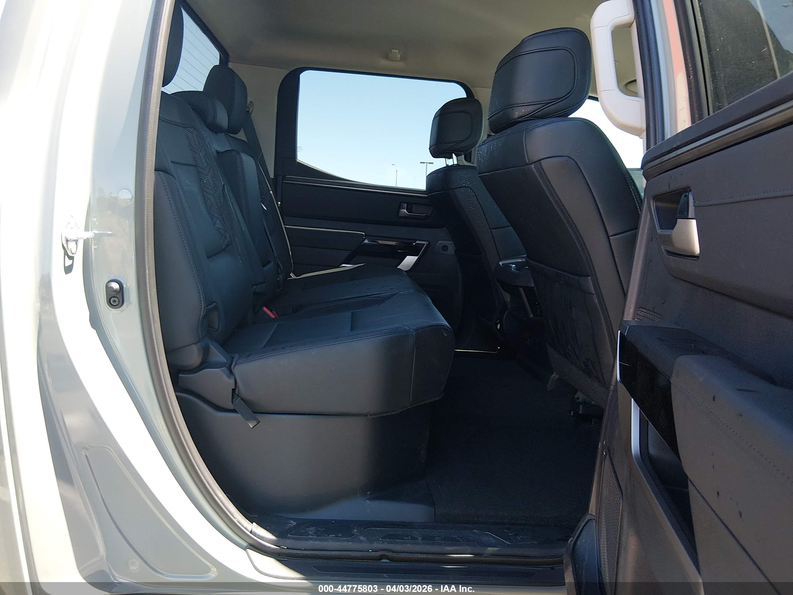 TOYOTA TUNDRA image 8