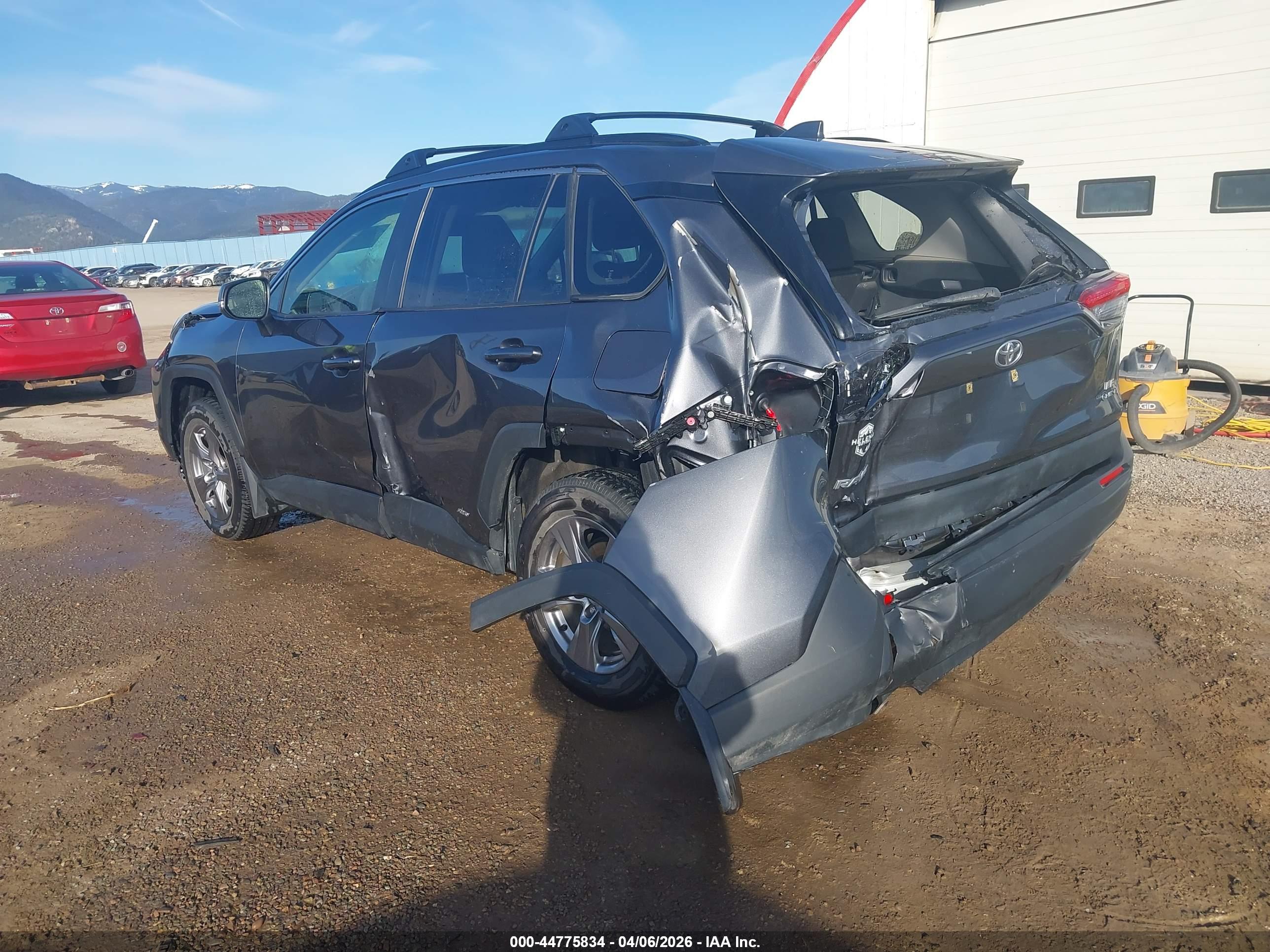 TOYOTA RAV4 image 3