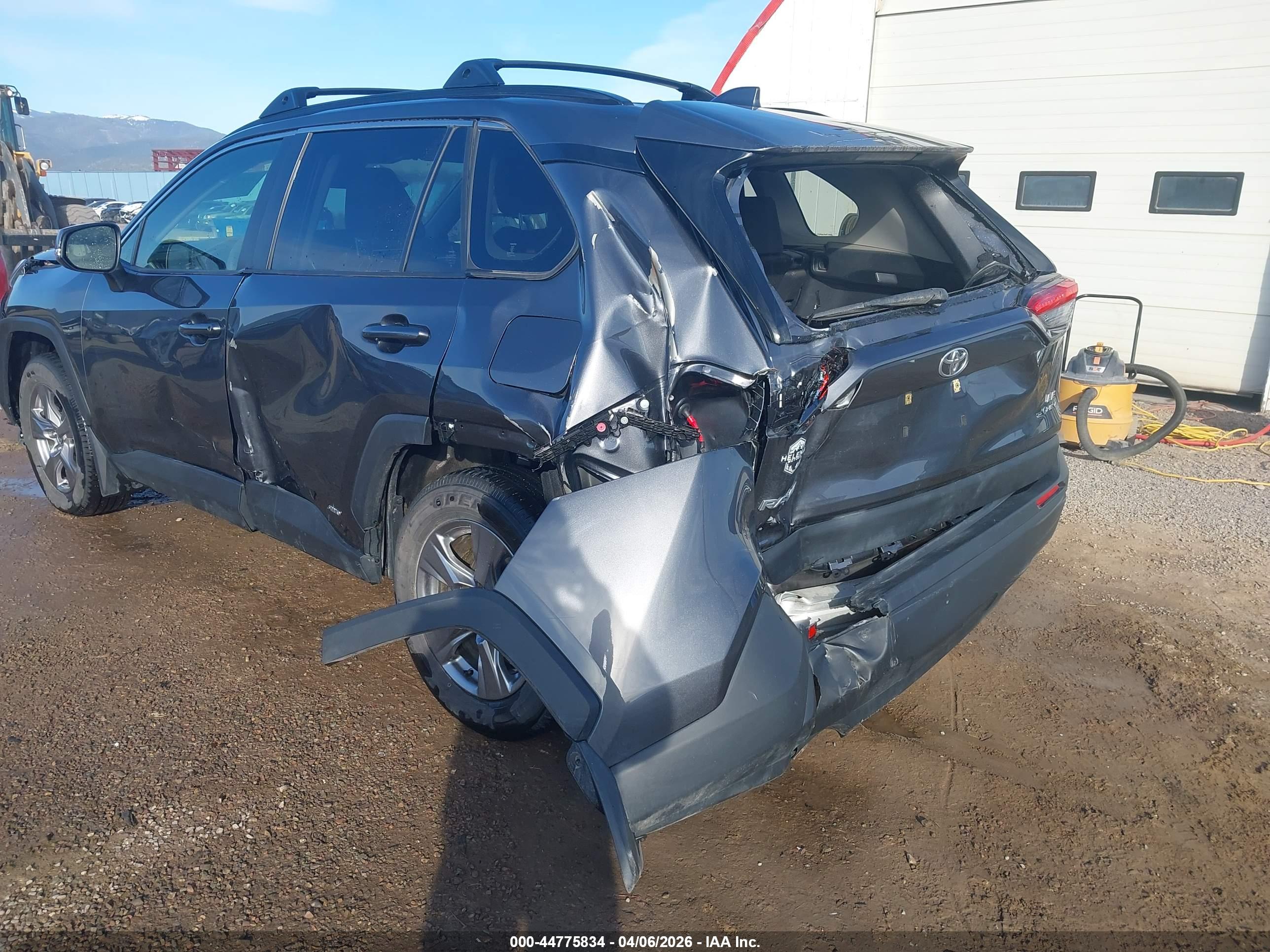 TOYOTA RAV4 image 6