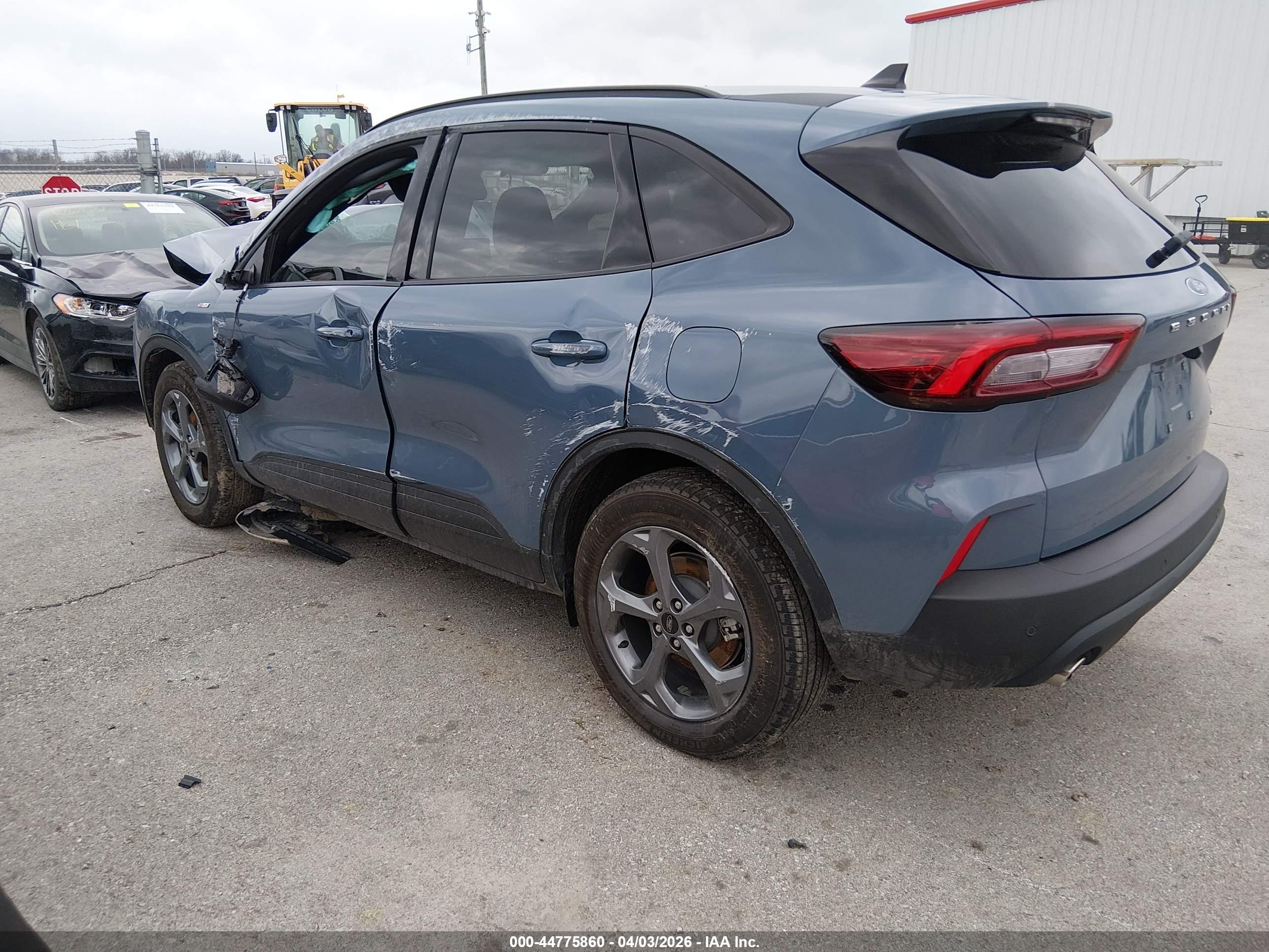 FORD ESCAPE image 3