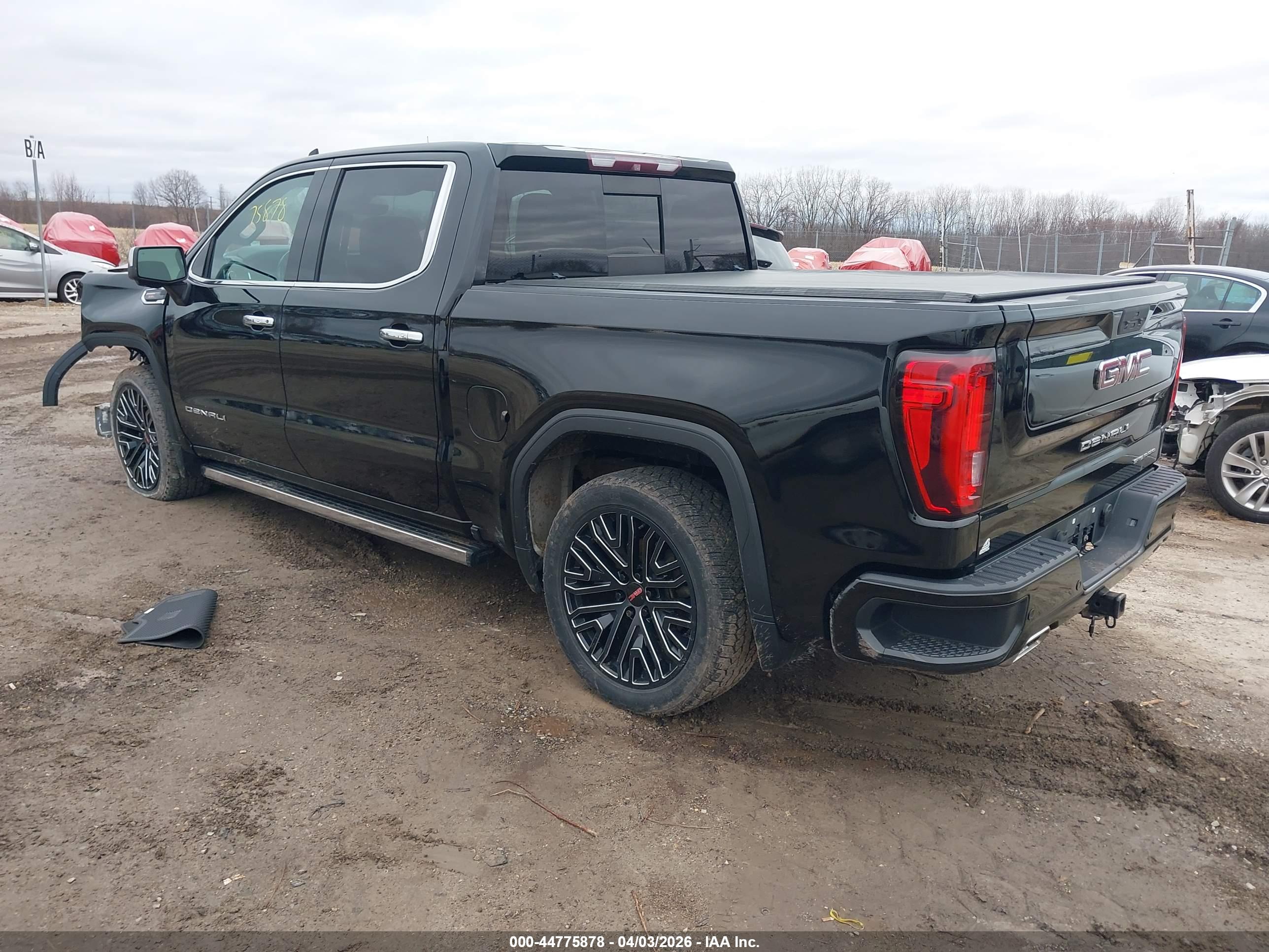 GMC SIERRA image 3