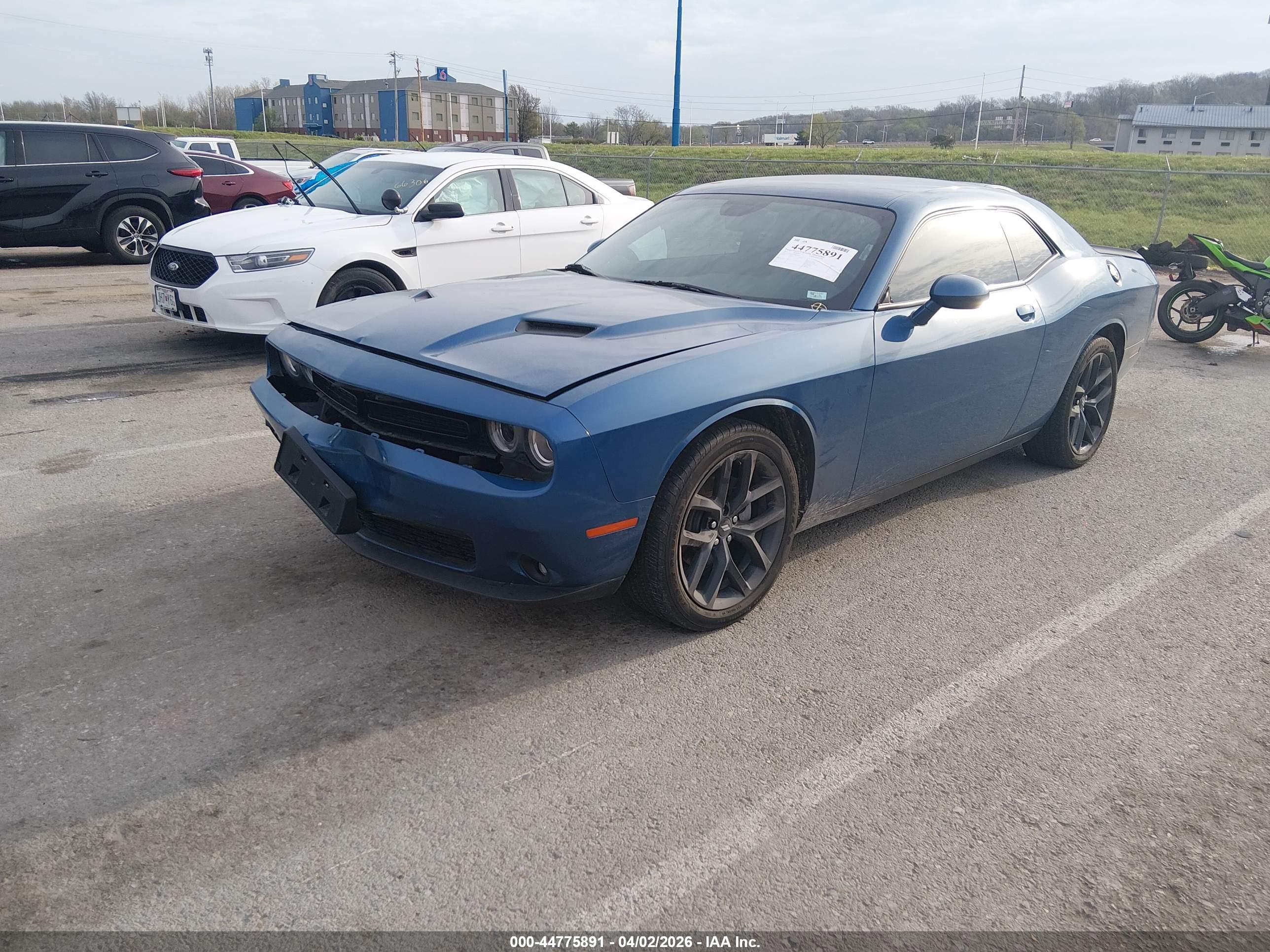 DODGE CHALLENGER image 2