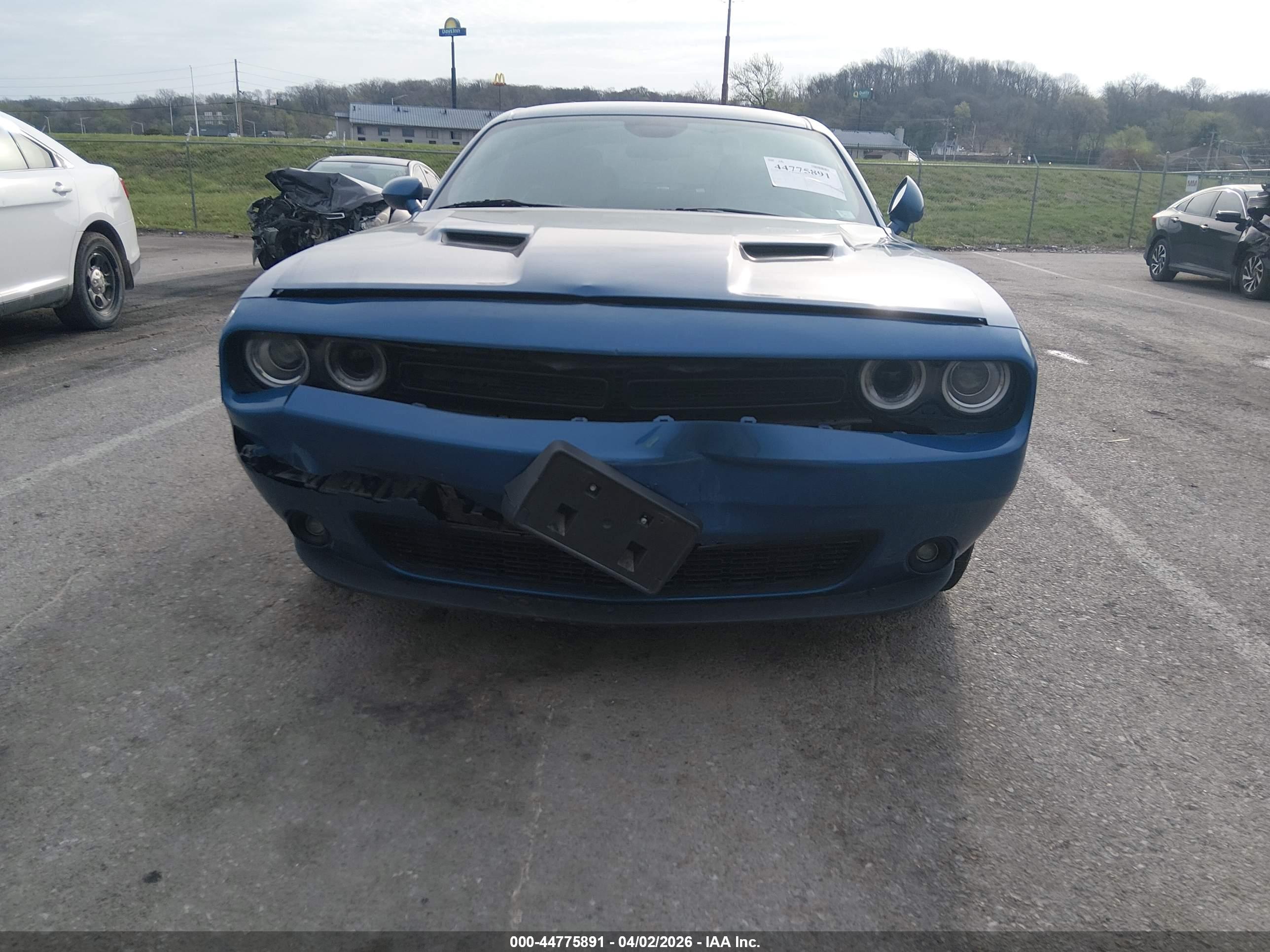 DODGE CHALLENGER image 6