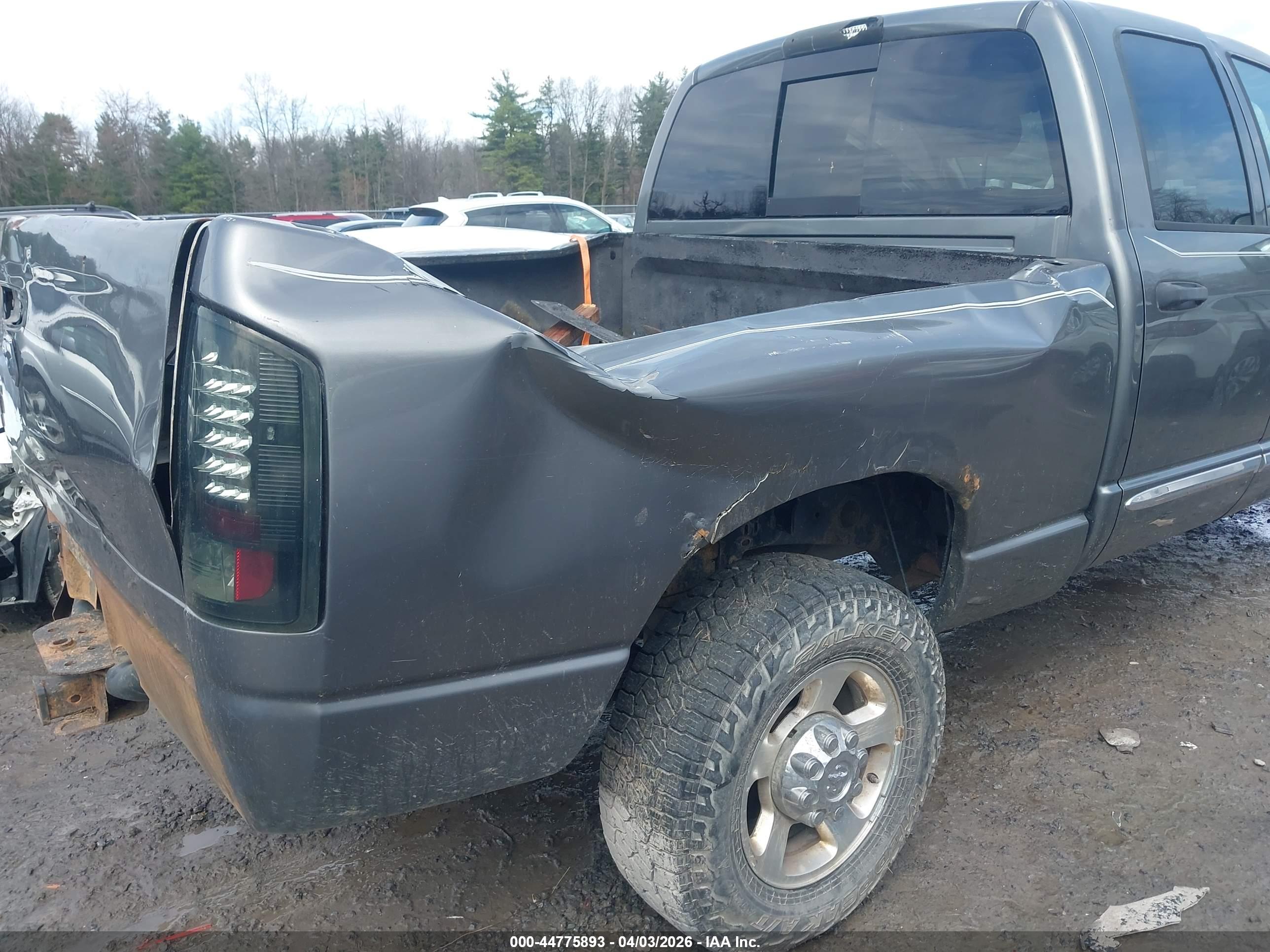 DODGE RAM image 6