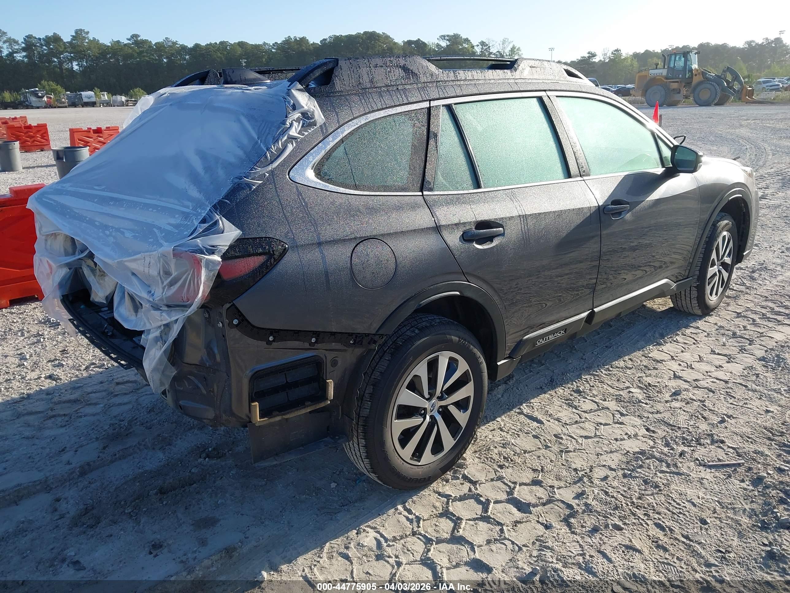 SUBARU OUTBACK image 4
