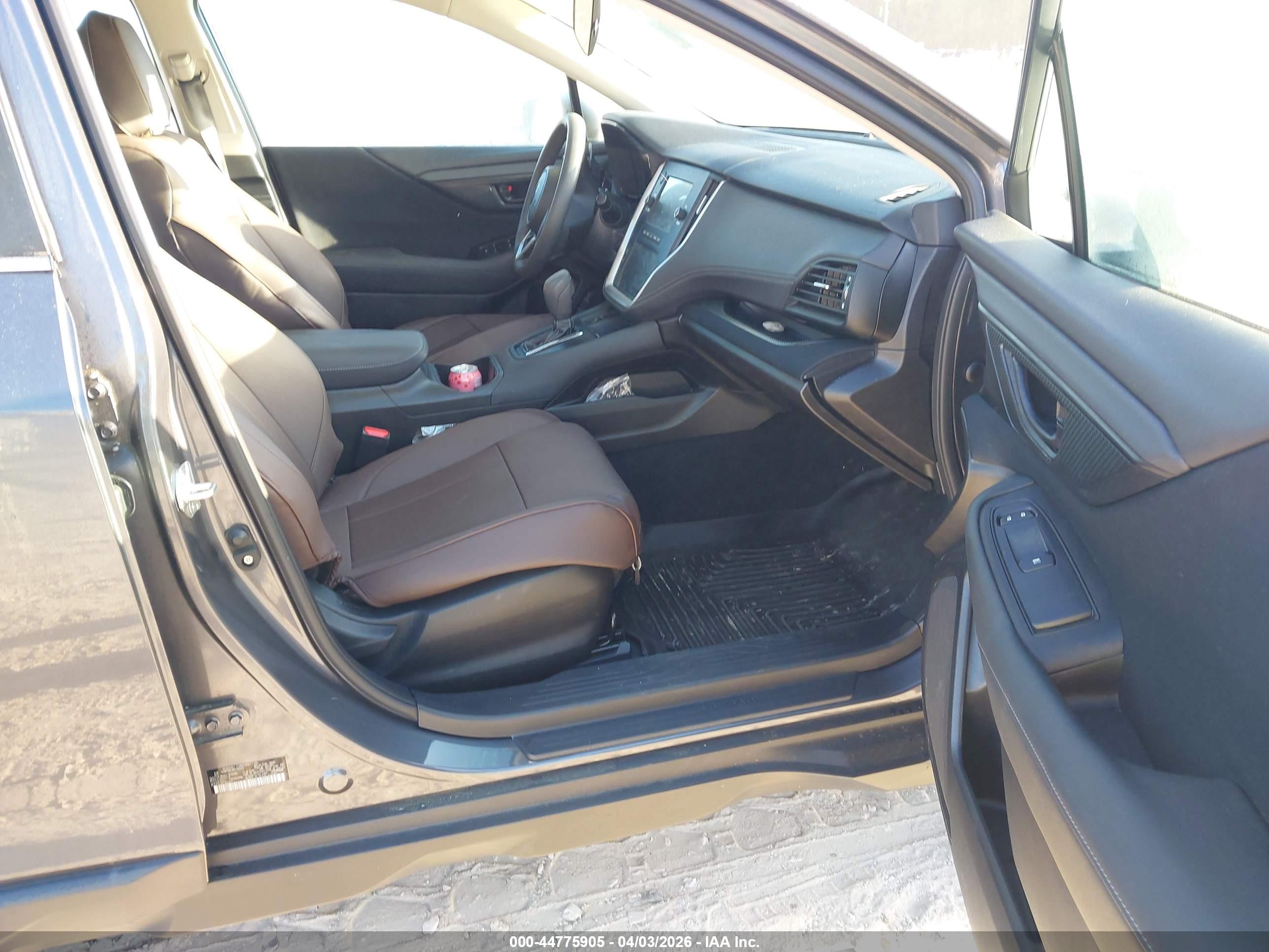 SUBARU OUTBACK image 5