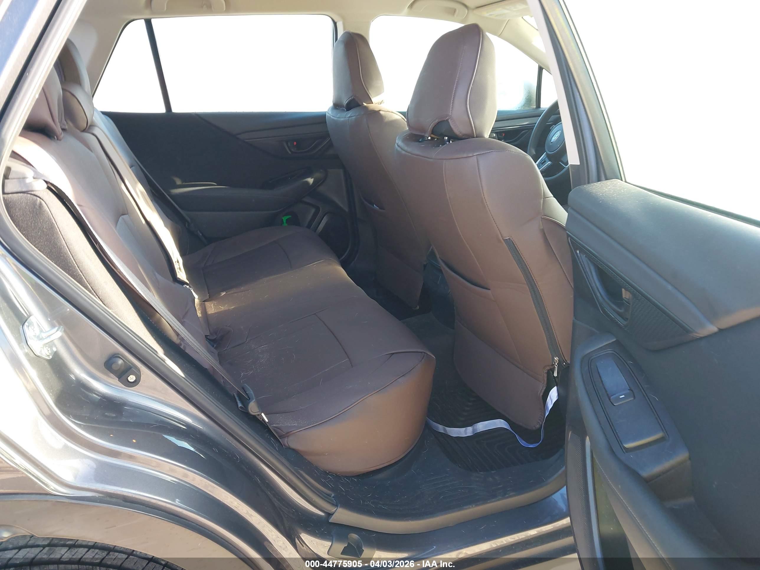 SUBARU OUTBACK image 8