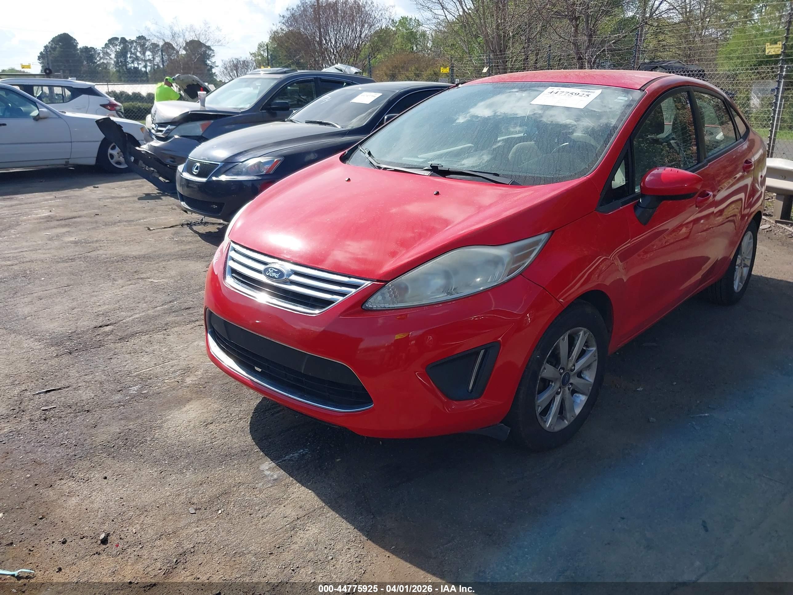 FORD FIESTA image 2
