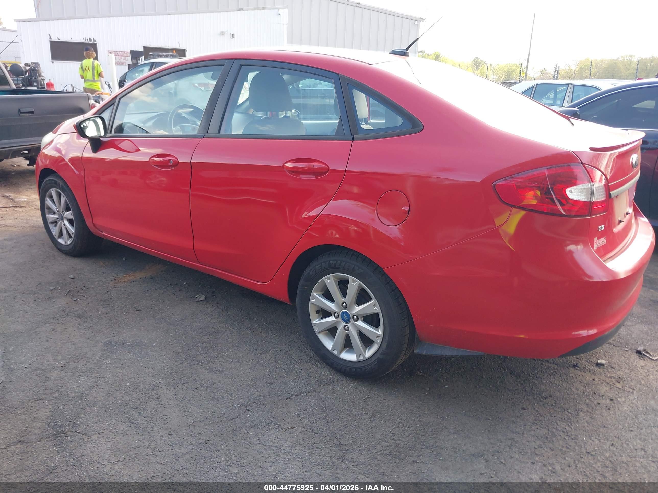 FORD FIESTA image 3