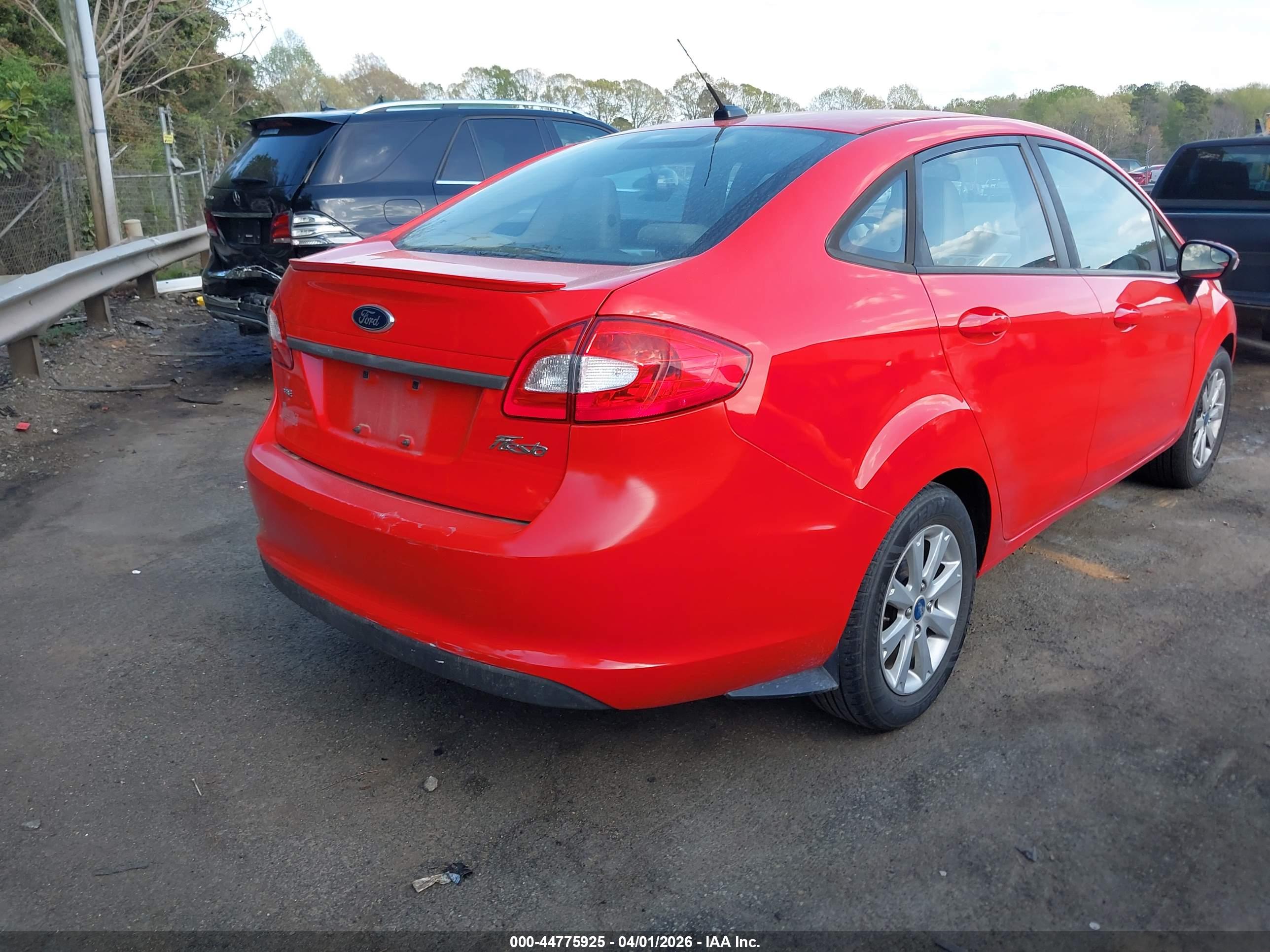 FORD FIESTA image 4
