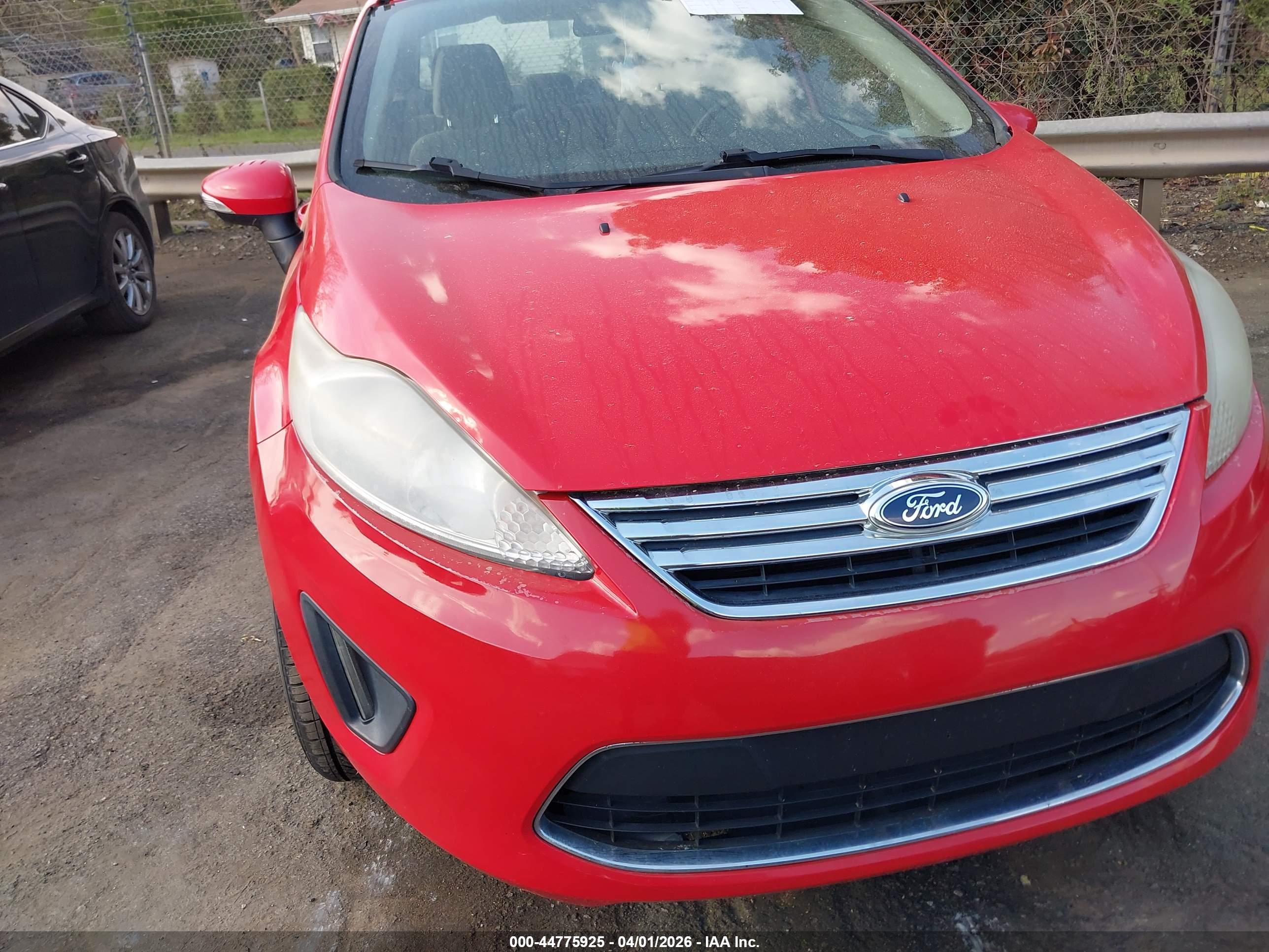 FORD FIESTA image 6