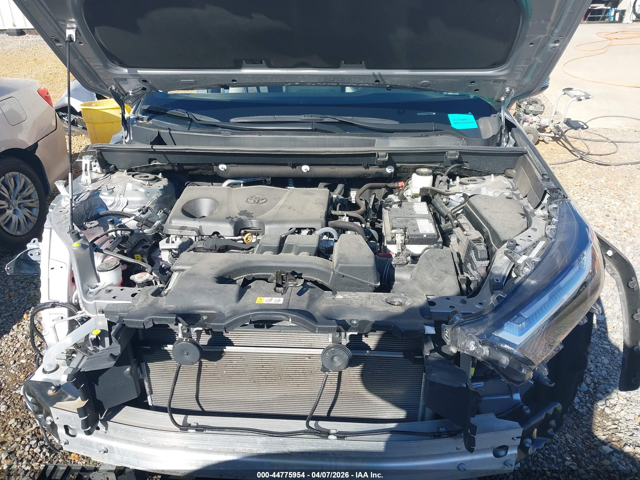 TOYOTA RAV4 image 10