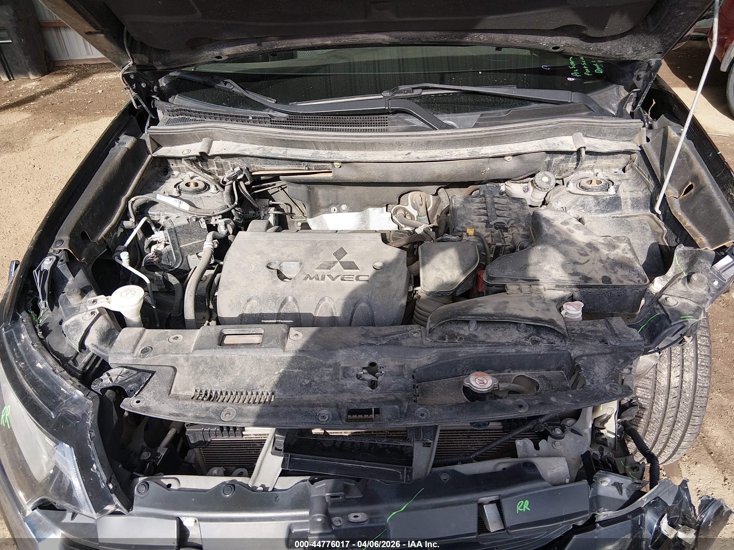 MITSUBISHI OUTLANDER image 10