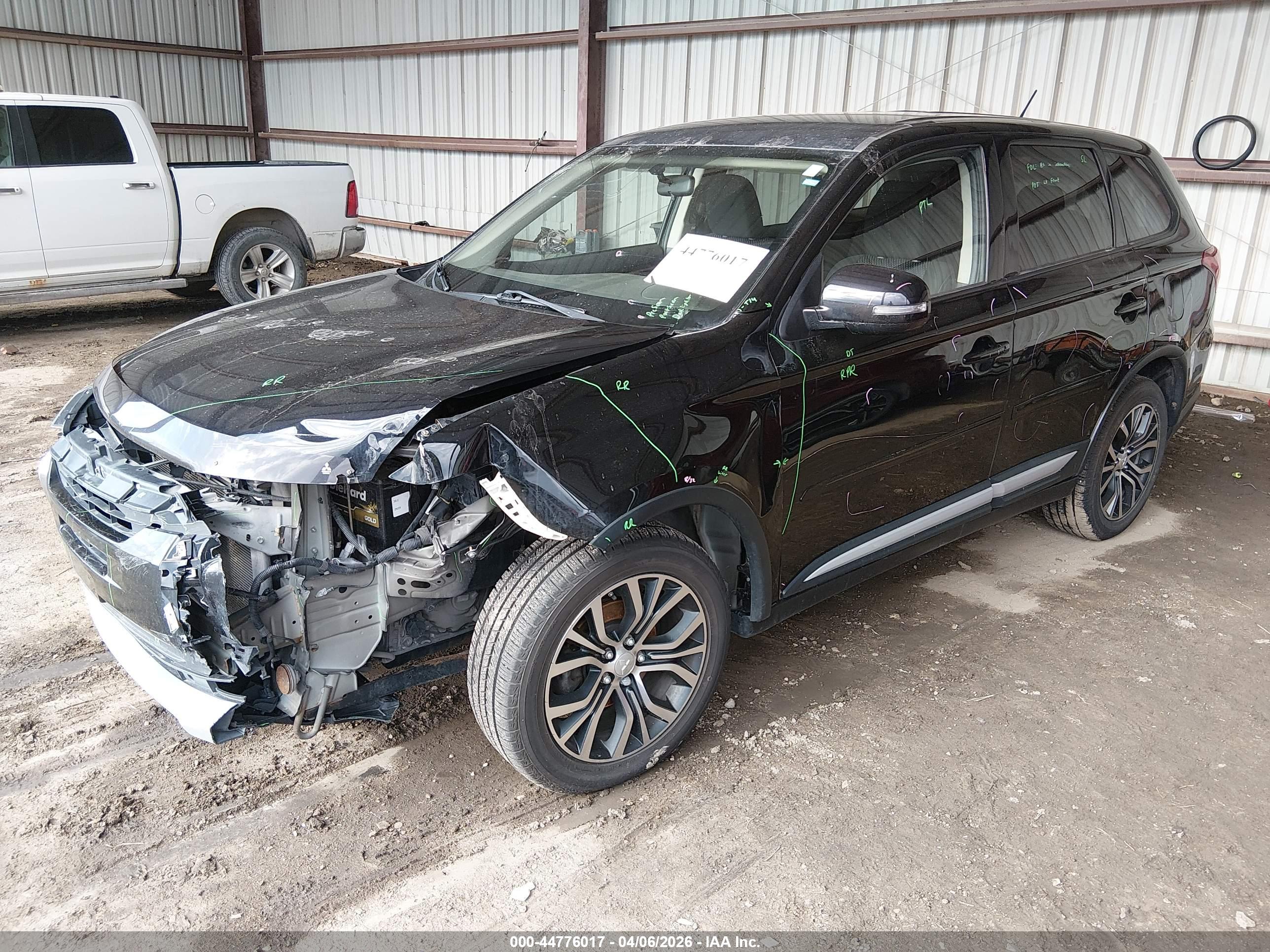 MITSUBISHI OUTLANDER image 2