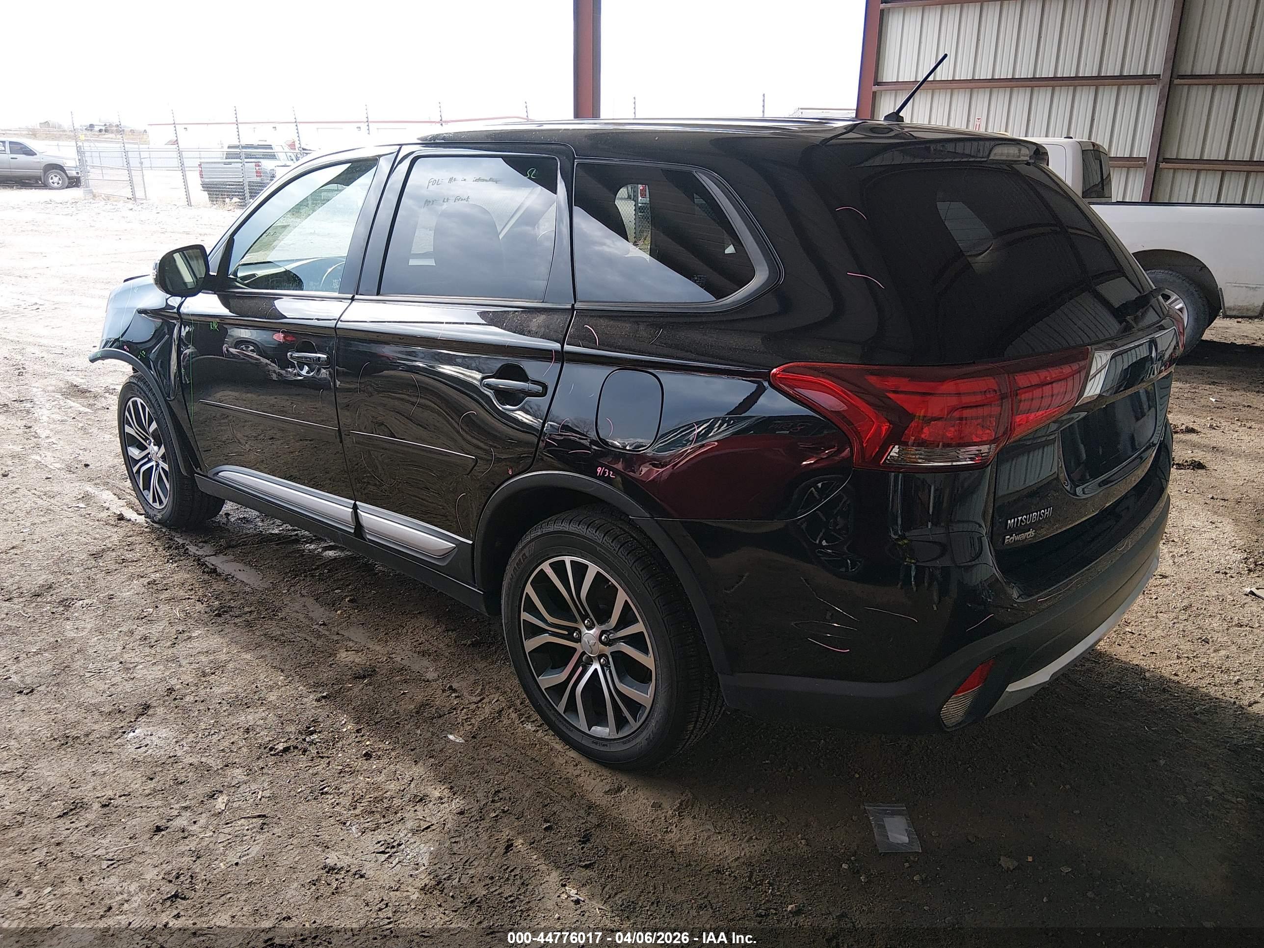 MITSUBISHI OUTLANDER image 3