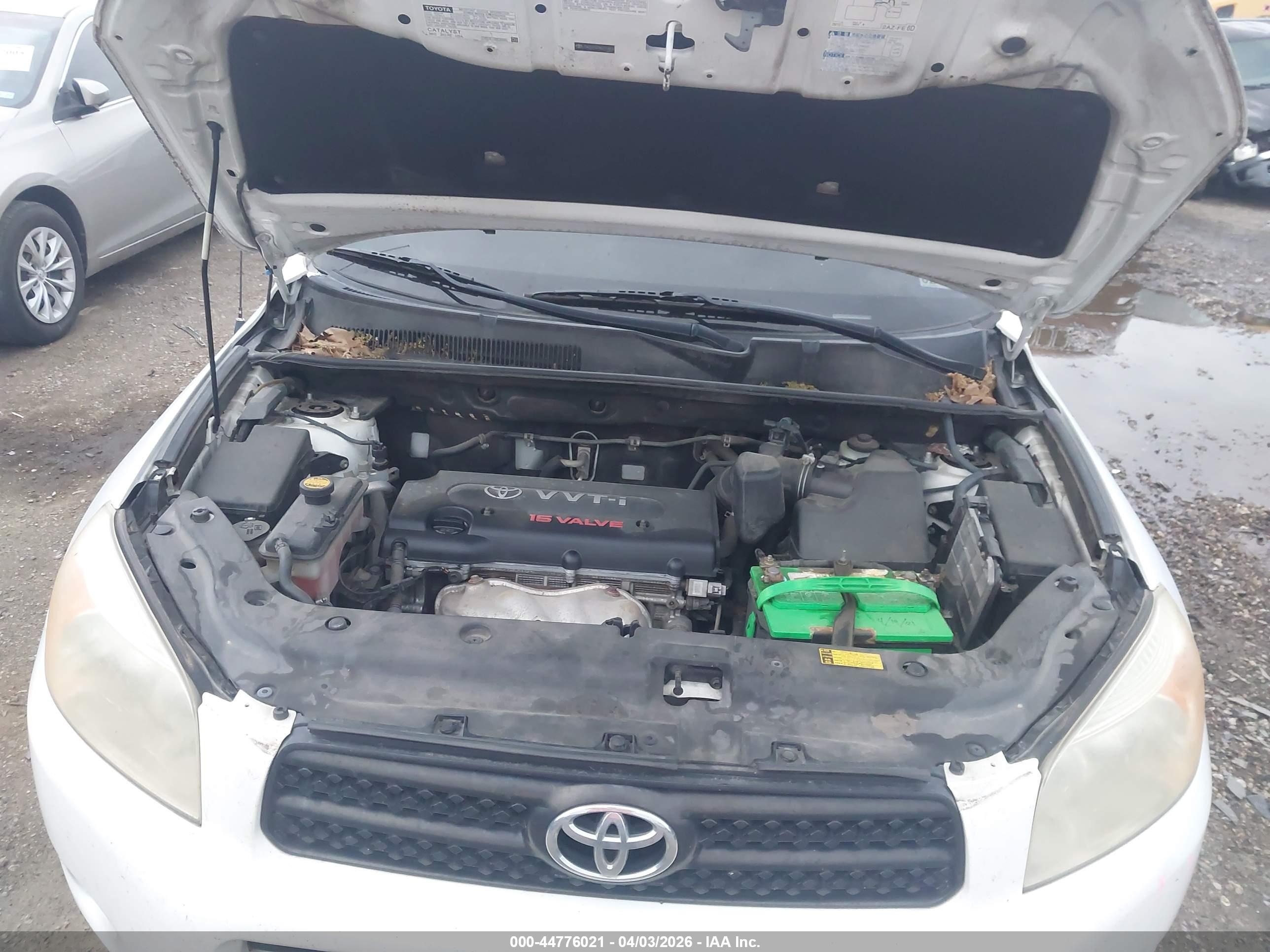TOYOTA RAV4 image 10