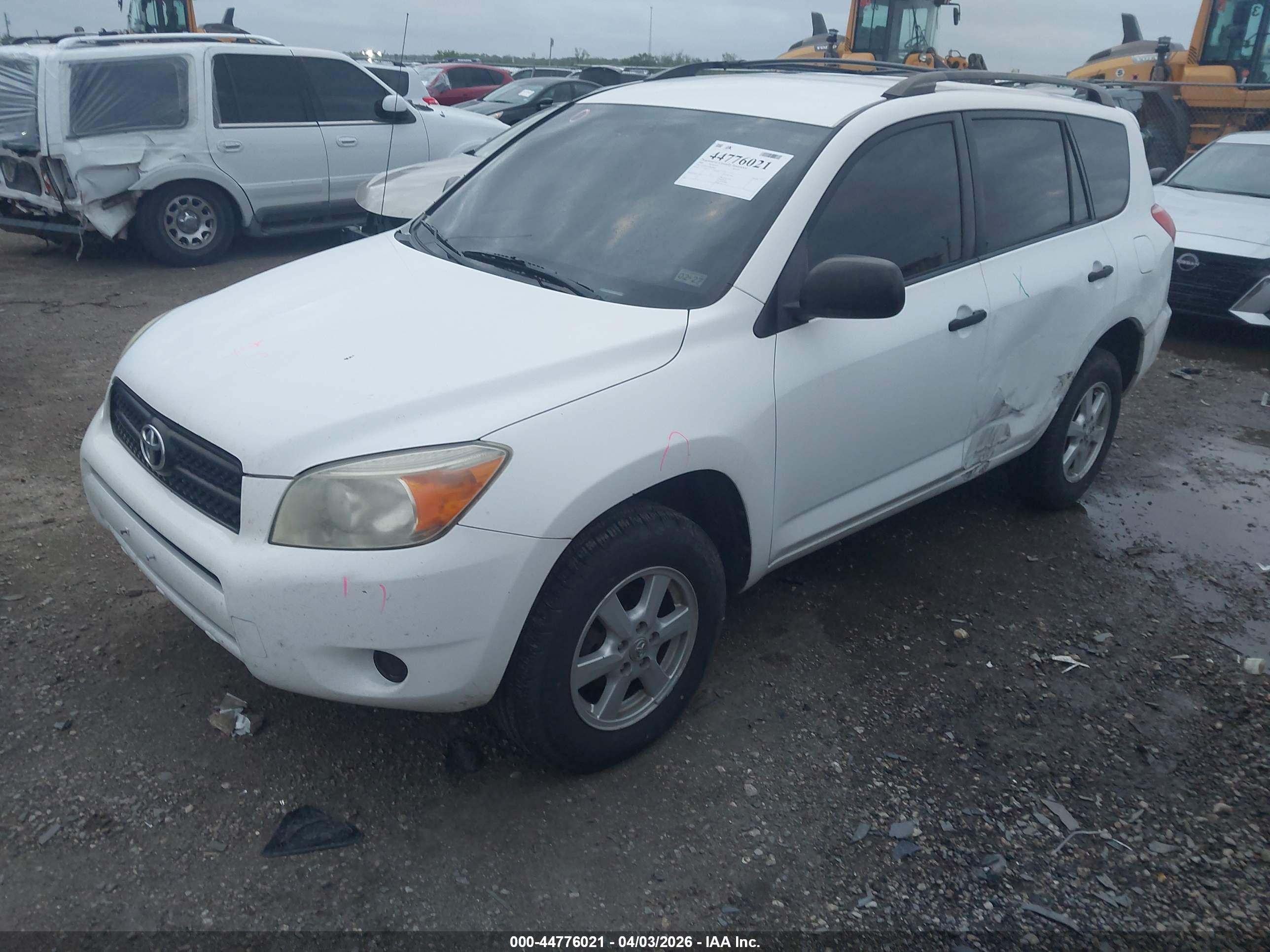 TOYOTA RAV4 image 2