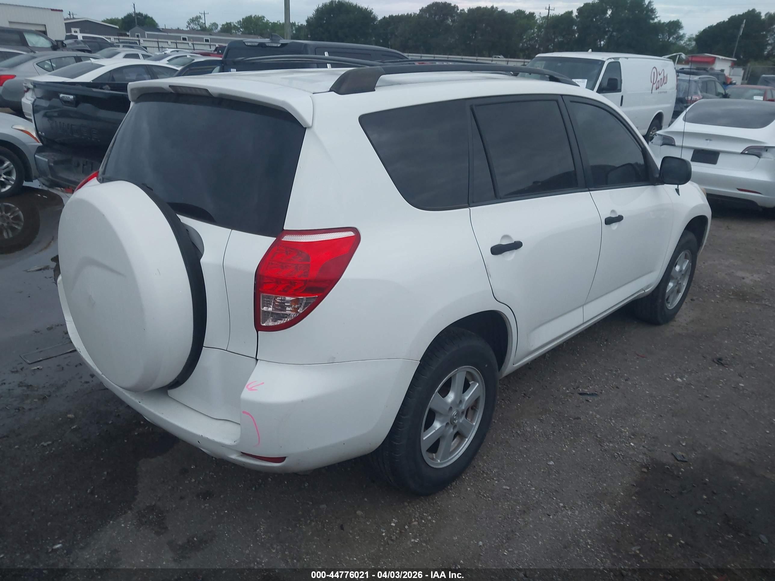 TOYOTA RAV4 image 4