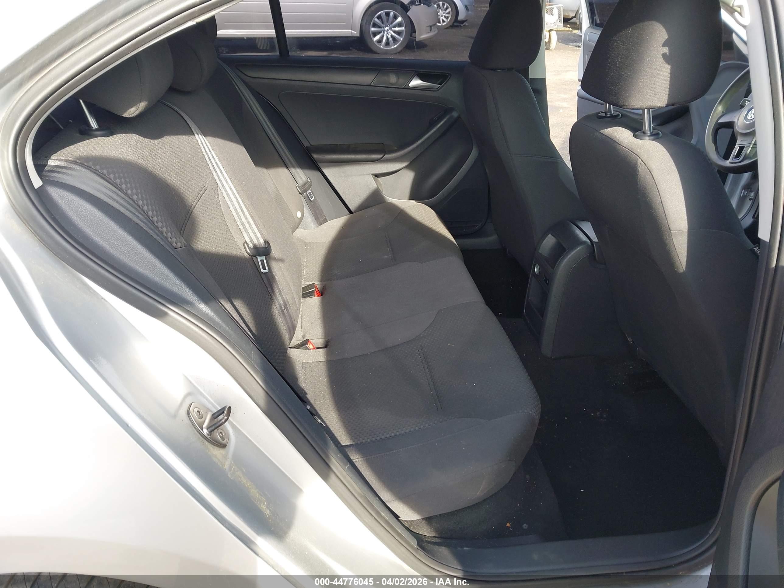 VOLKSWAGEN JETTA image 8