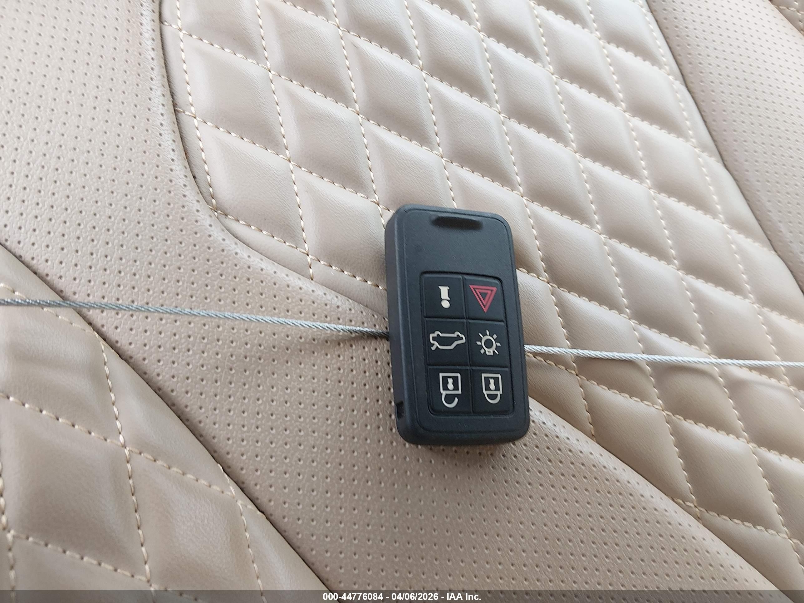 VOLVO S60 image 11