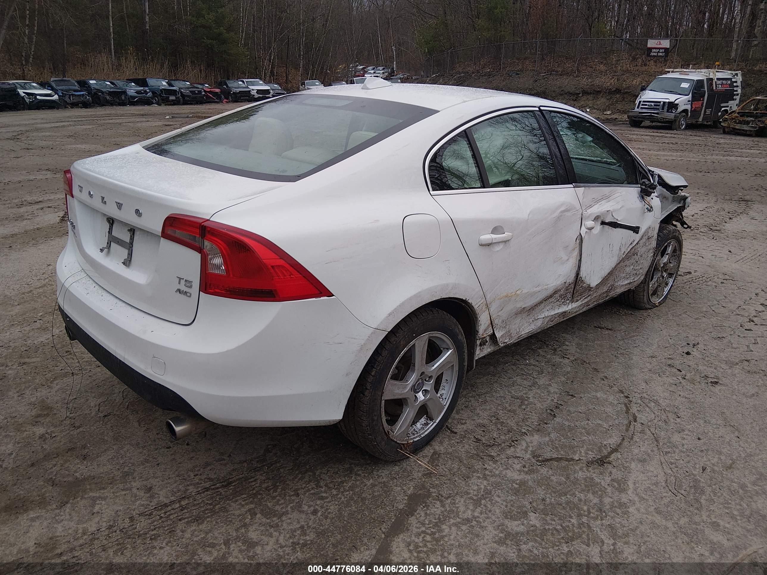 VOLVO S60 image 4