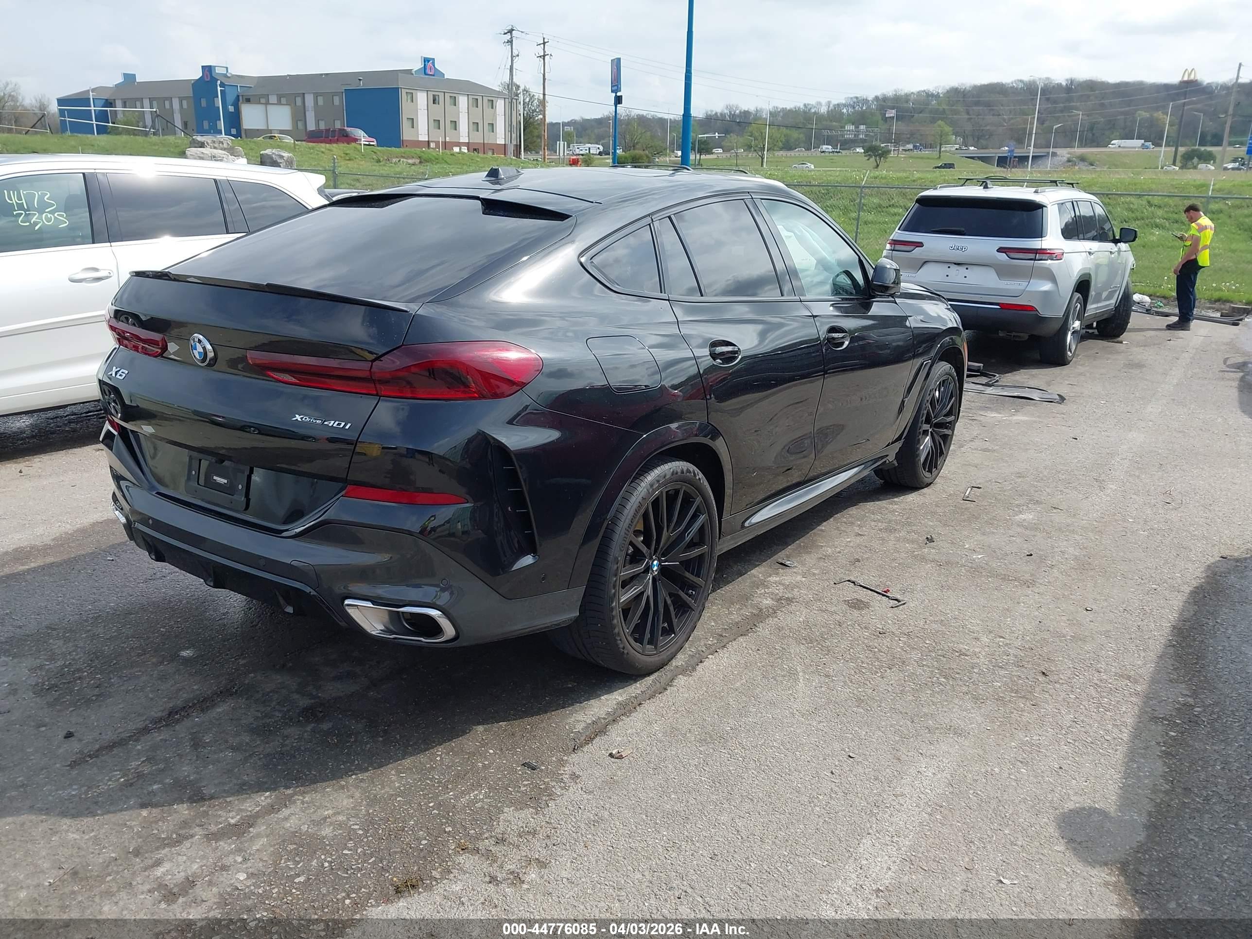 BMW X6 image 4