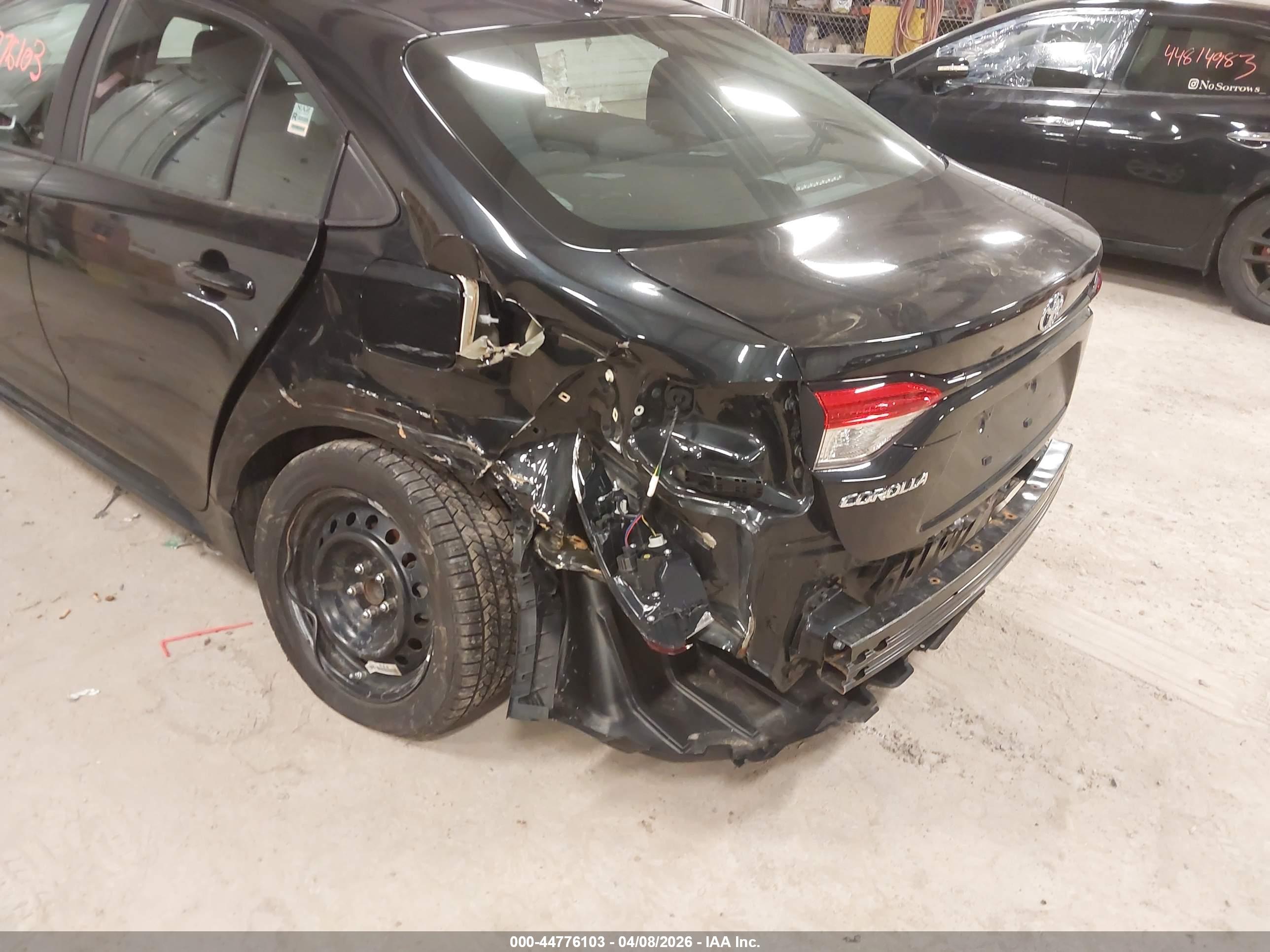 TOYOTA COROLLA image 6
