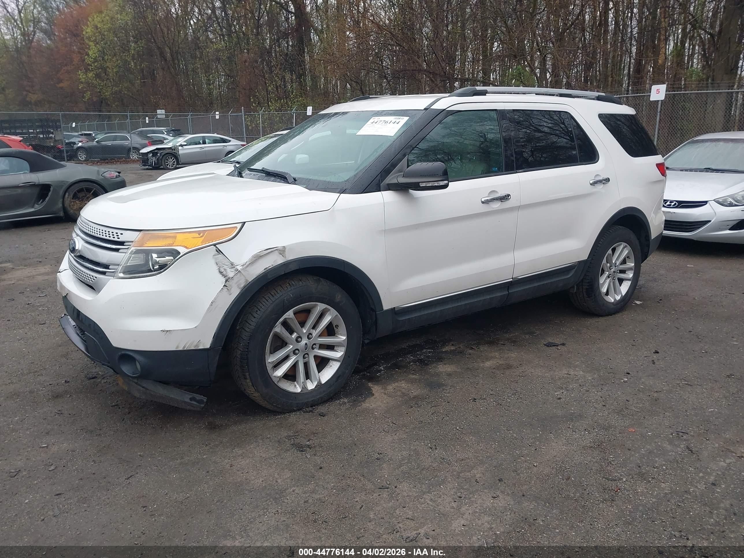 FORD EXPLORER image 2