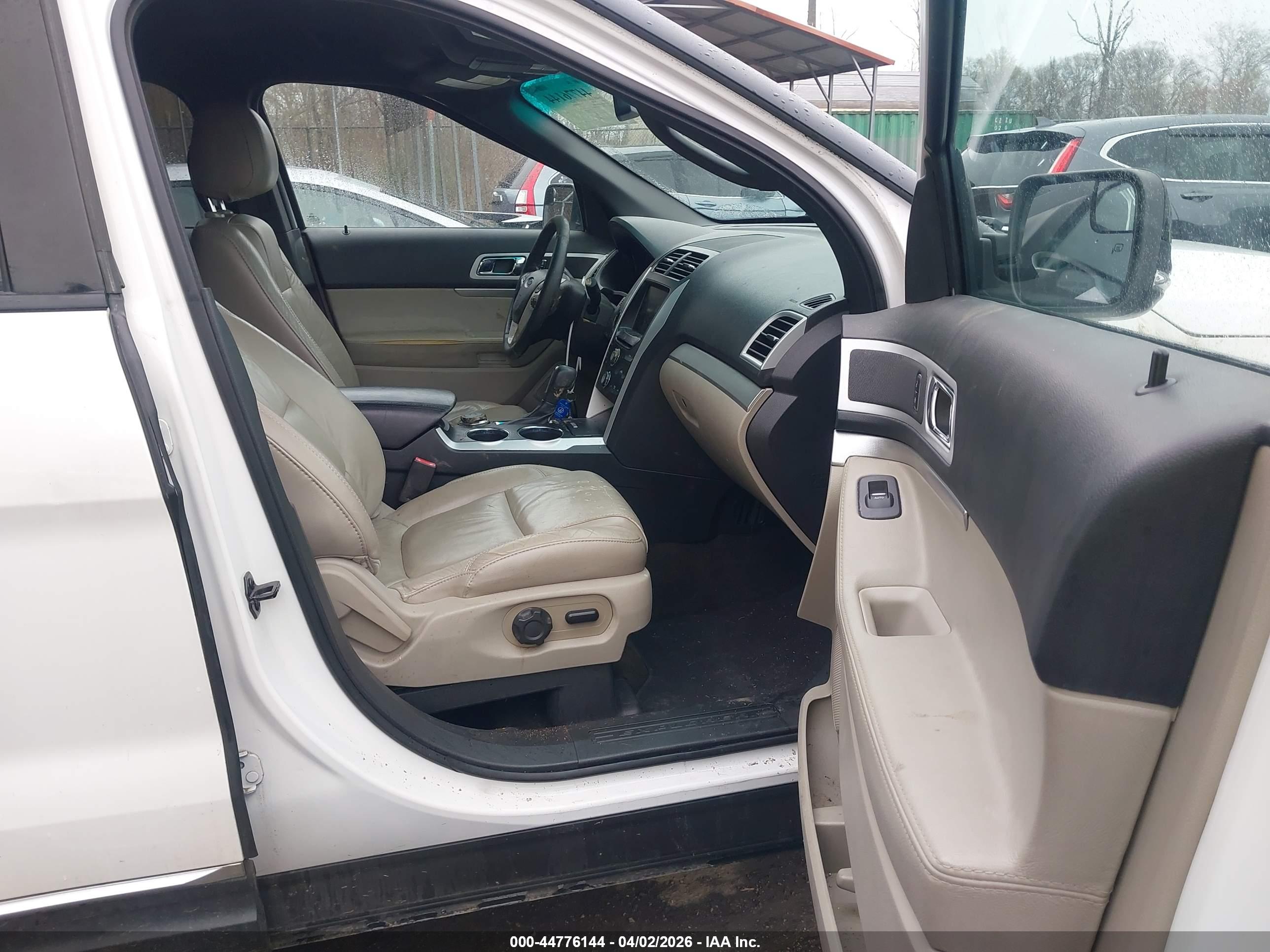 FORD EXPLORER image 5