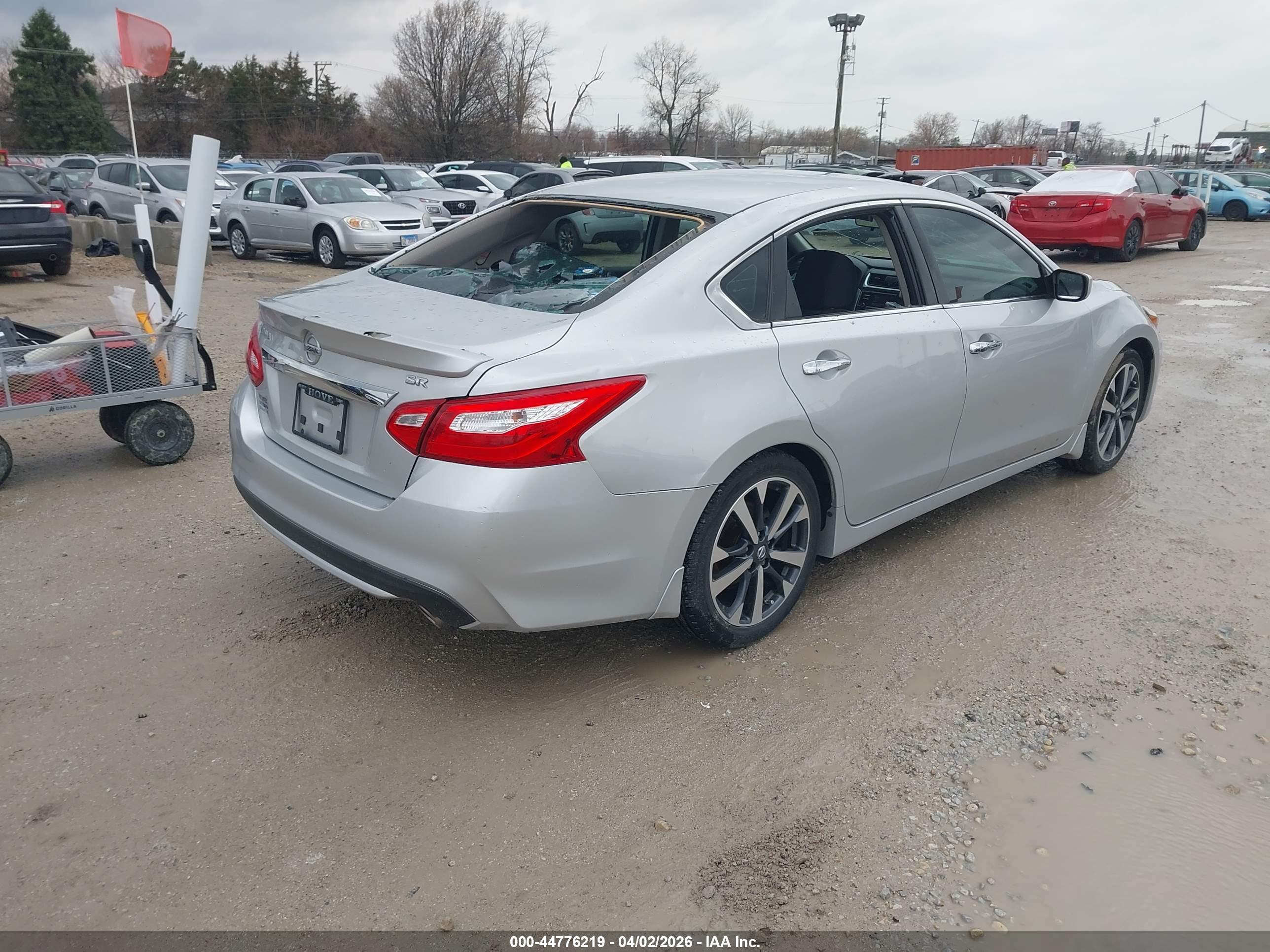 NISSAN ALTIMA image 4