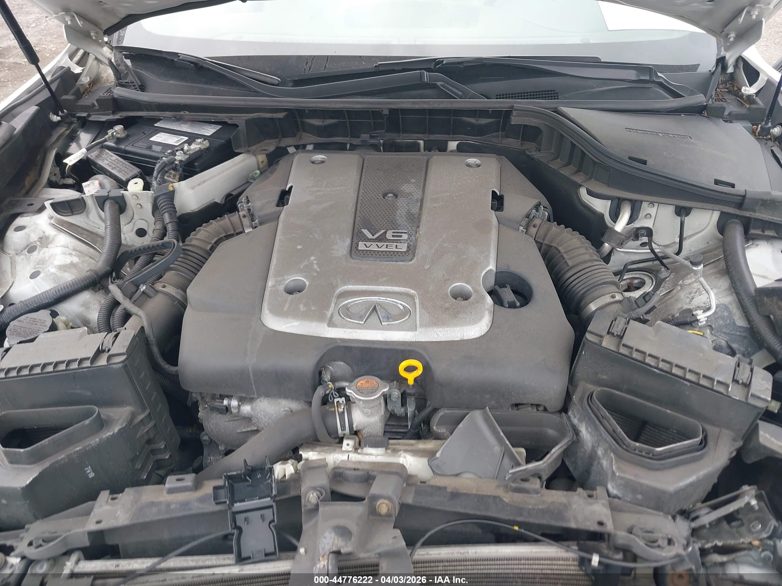 INFINITI Q70 image 10