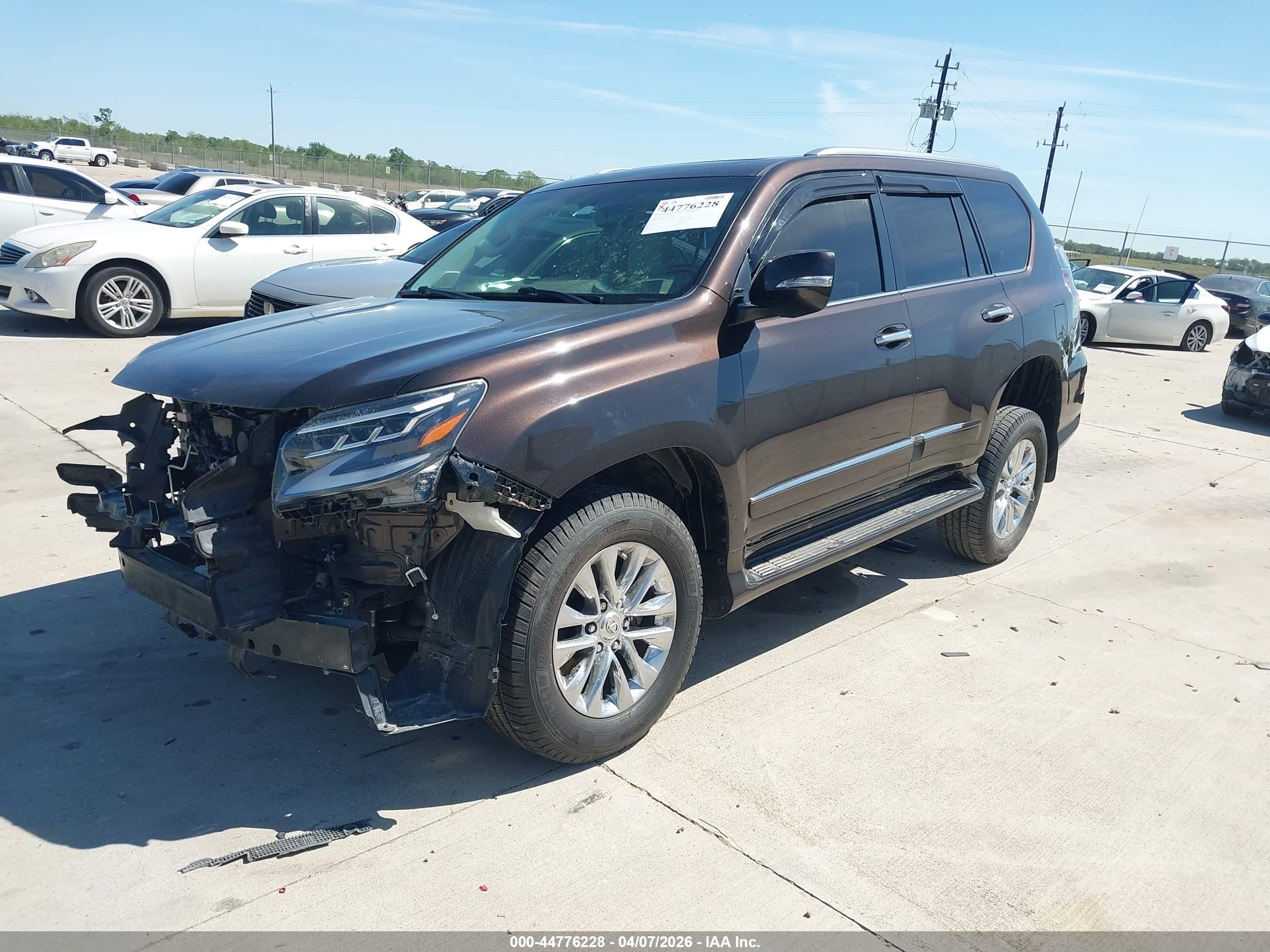 LEXUS GX image 2