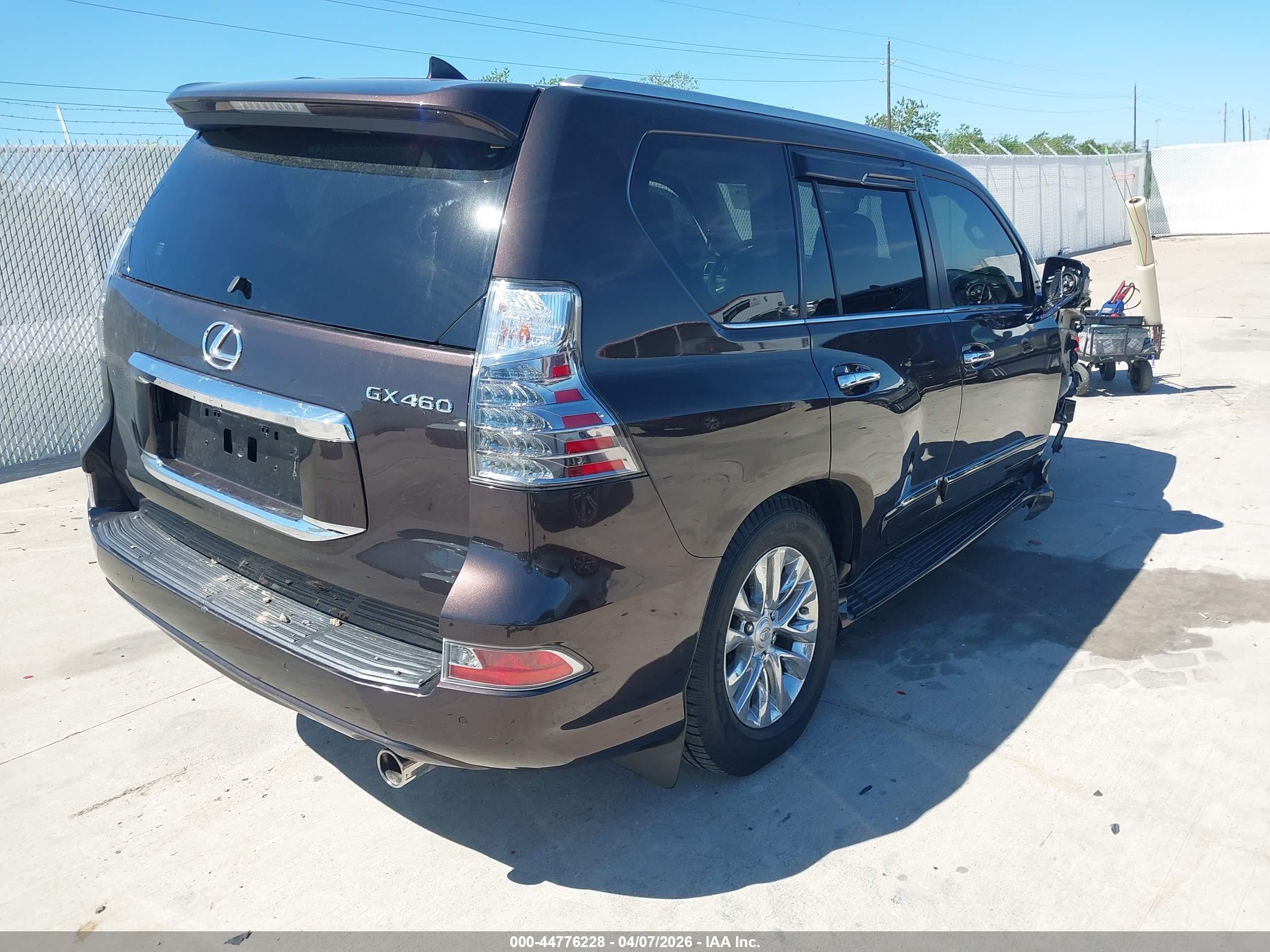LEXUS GX image 4