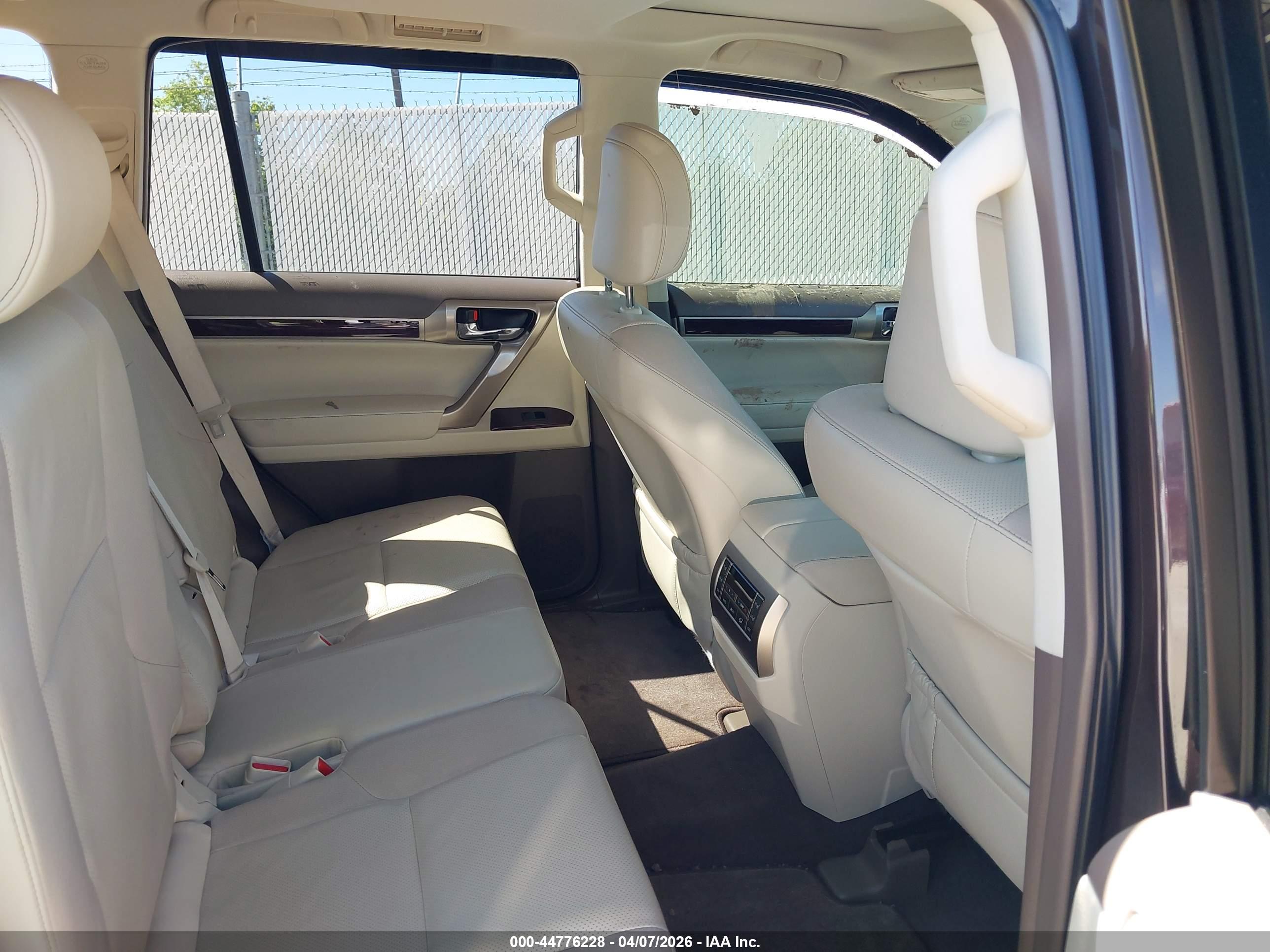 LEXUS GX image 8