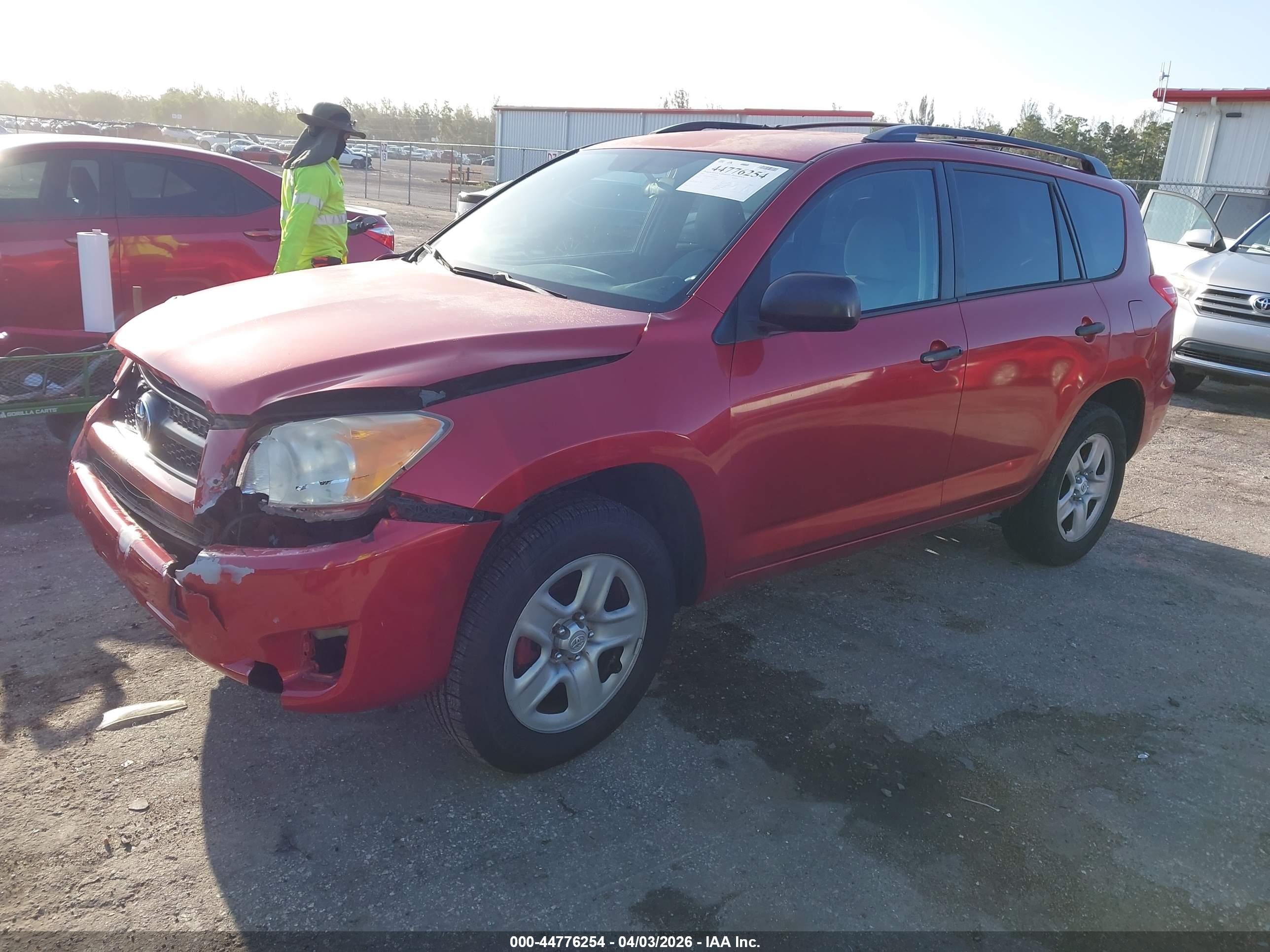 TOYOTA RAV4 image 2